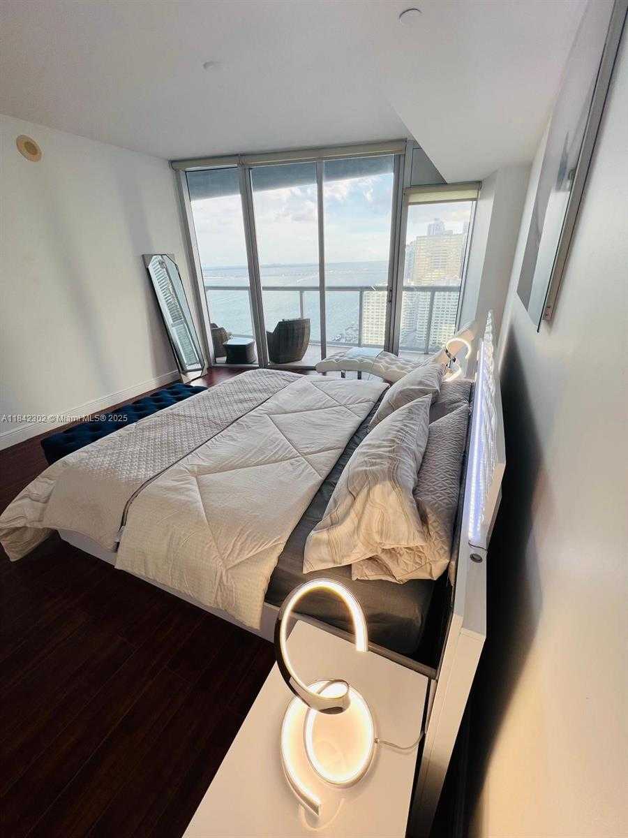 Small Image of 495 BRICKELL AVE #2707, Miami Number 18