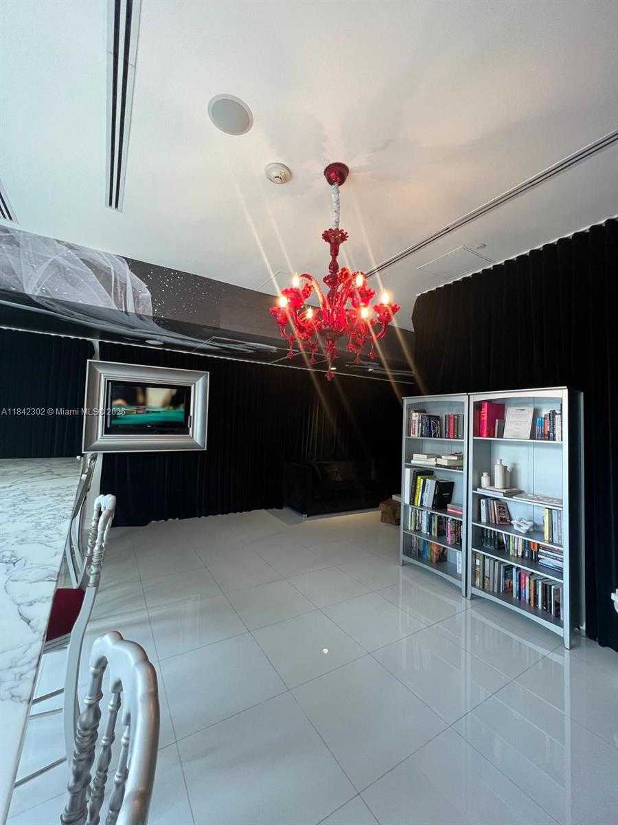 Small Image of 495 BRICKELL AVE #2707, Miami Number 6