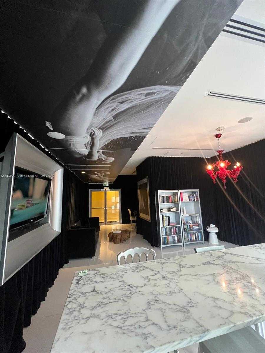 Small Image of 495 BRICKELL AVE #2707, Miami Number 7