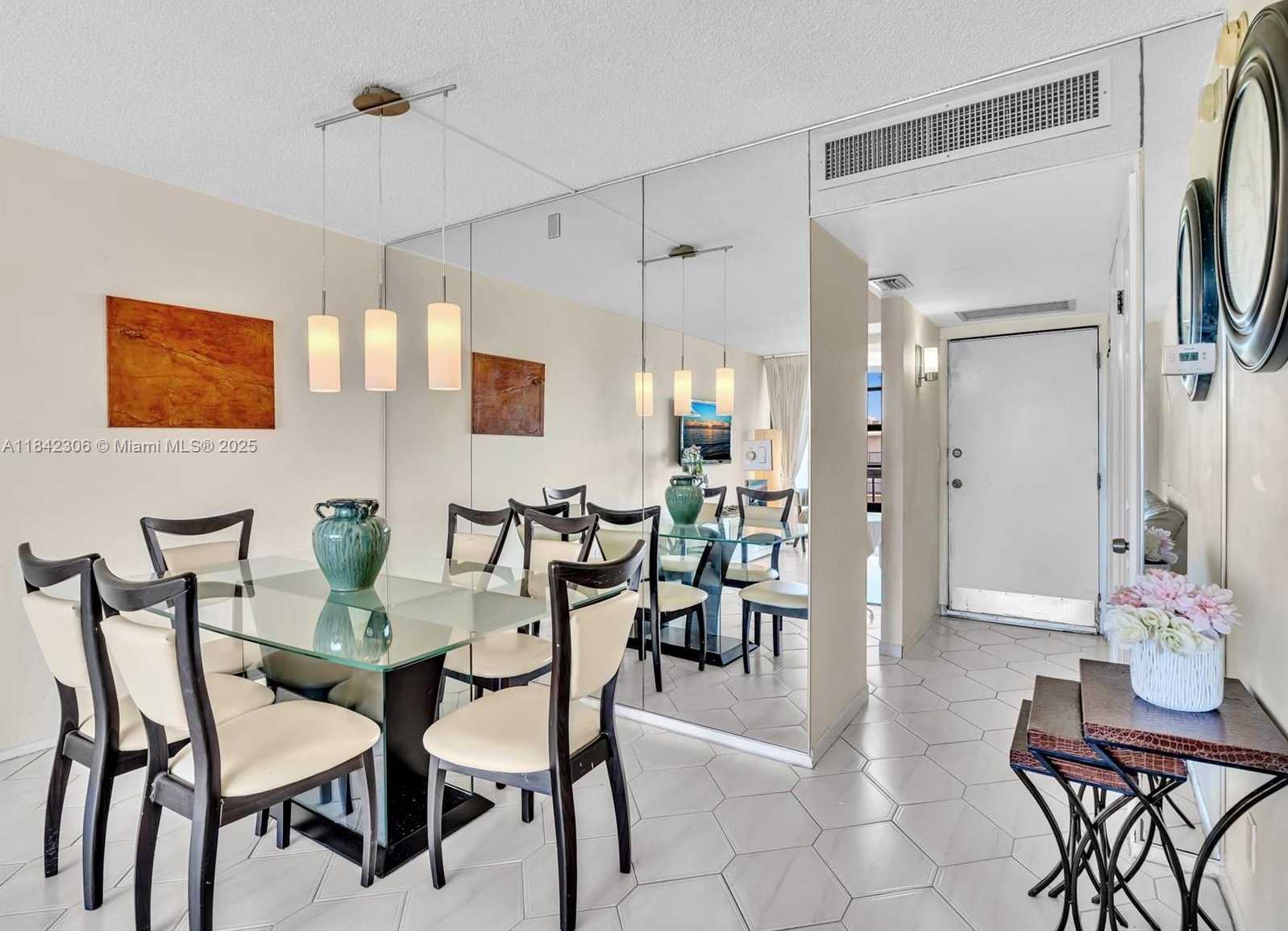 Small Image of 20400 E Country Club Dr, Aventura, FL 33180, USA Number 10