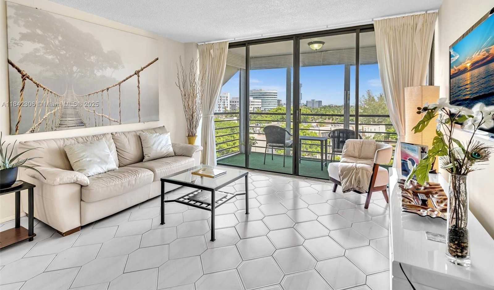 Small Image of 20400 E Country Club Dr, Aventura, FL 33180, USA Number 13