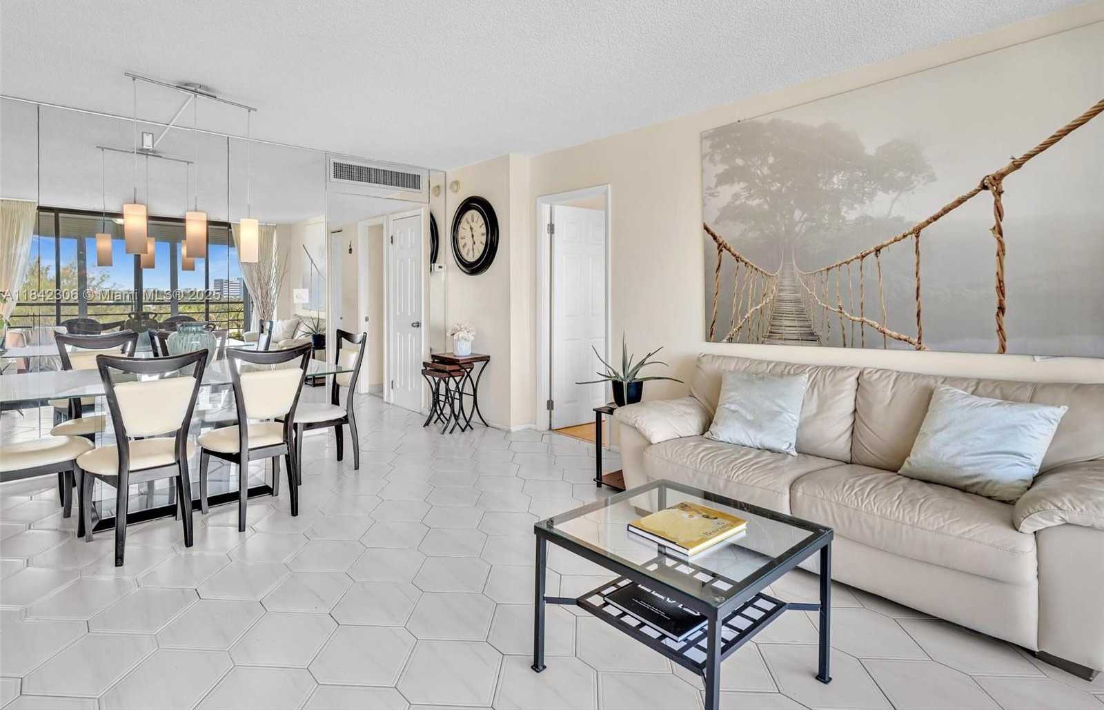 Small Image of 20400 E Country Club Dr, Aventura, FL 33180, USA Number 15