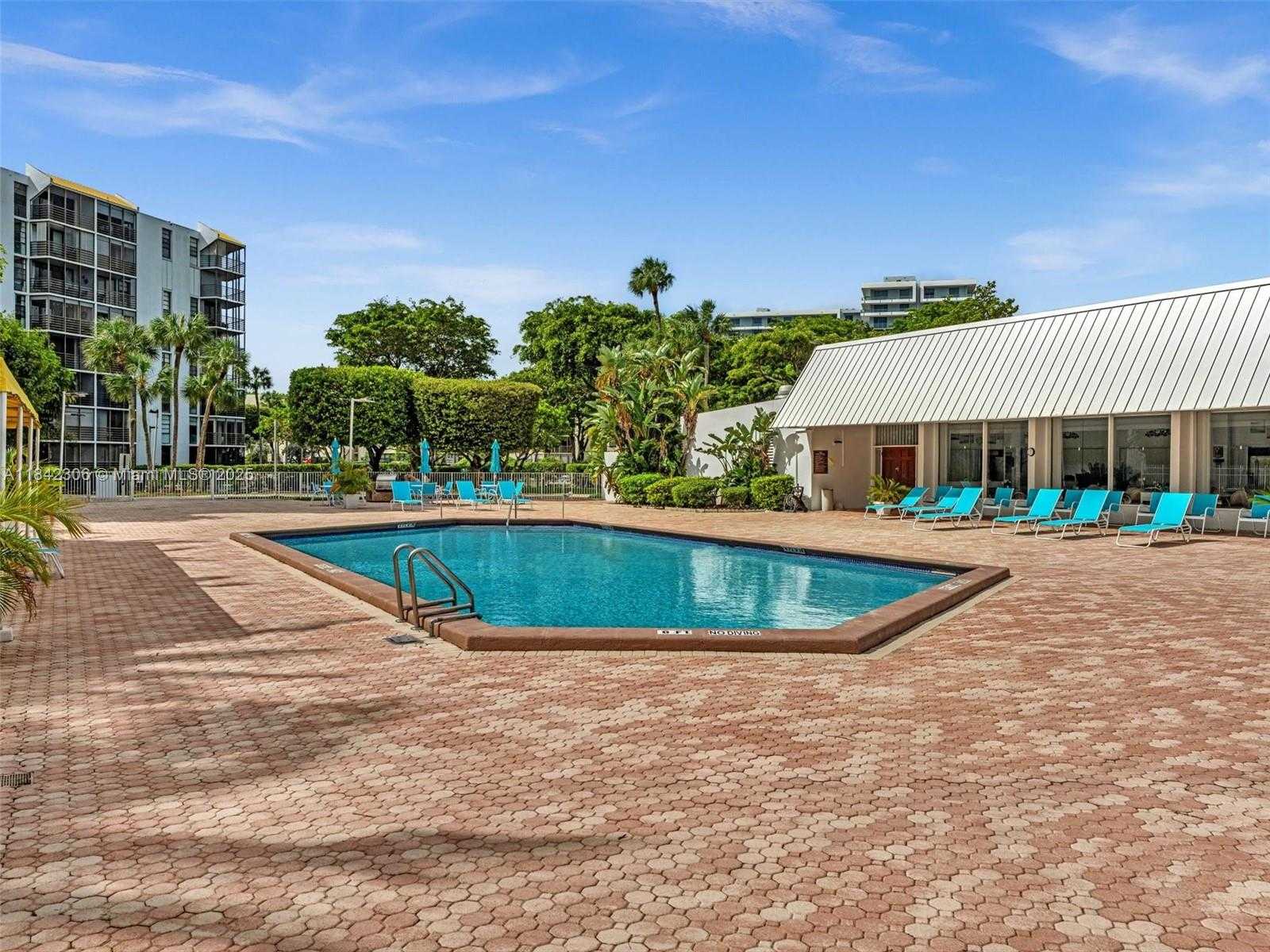 Small Image of 20400 E Country Club Dr, Aventura, FL 33180, USA Number 35