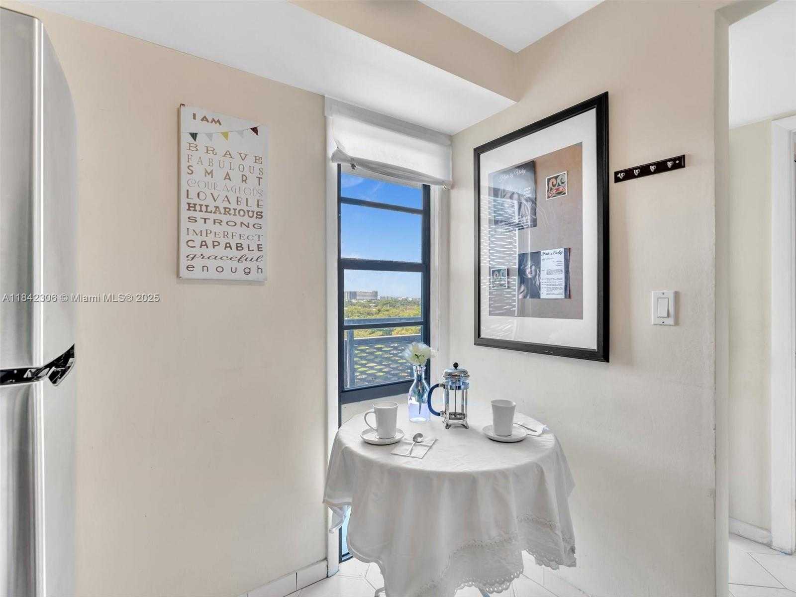 Small Image of 20400 E Country Club Dr, Aventura, FL 33180, USA Number 7