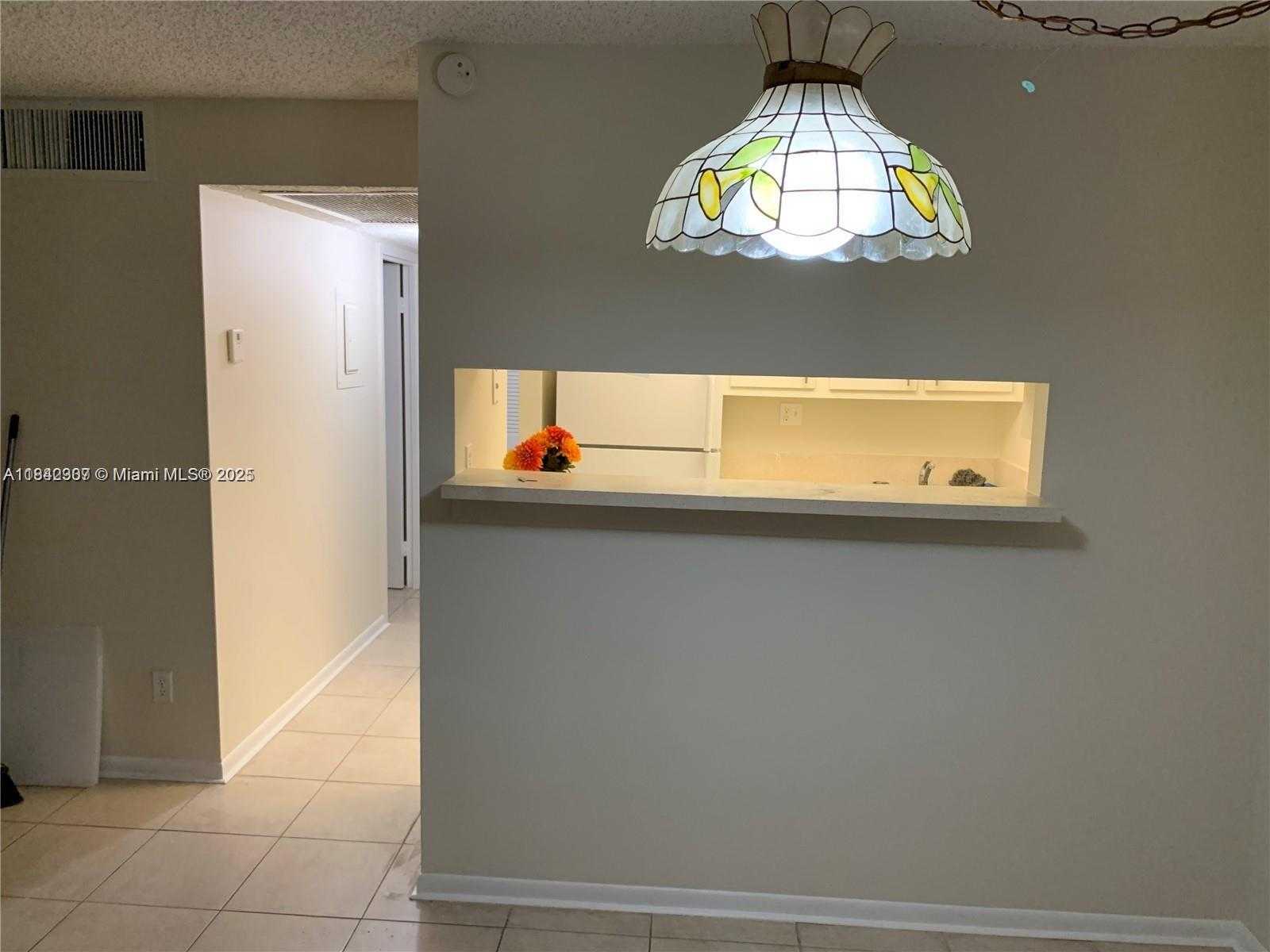 Small Image of 5831 WASHINGTON ST #45, Hollywood Number 2
