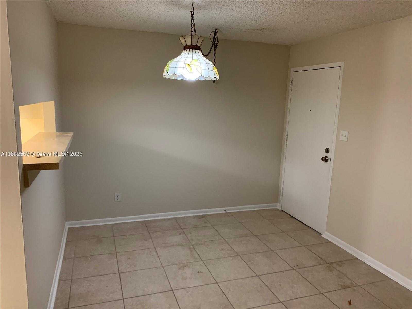 Small Image of 5831 WASHINGTON ST #45, Hollywood Number 4
