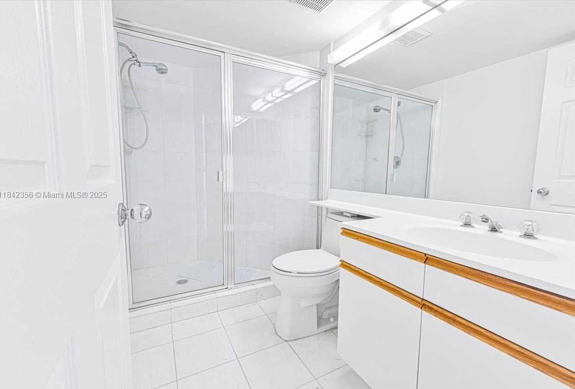 Small Image of 3500 MYSTIC POINTE DR #2101, Aventura Number 12