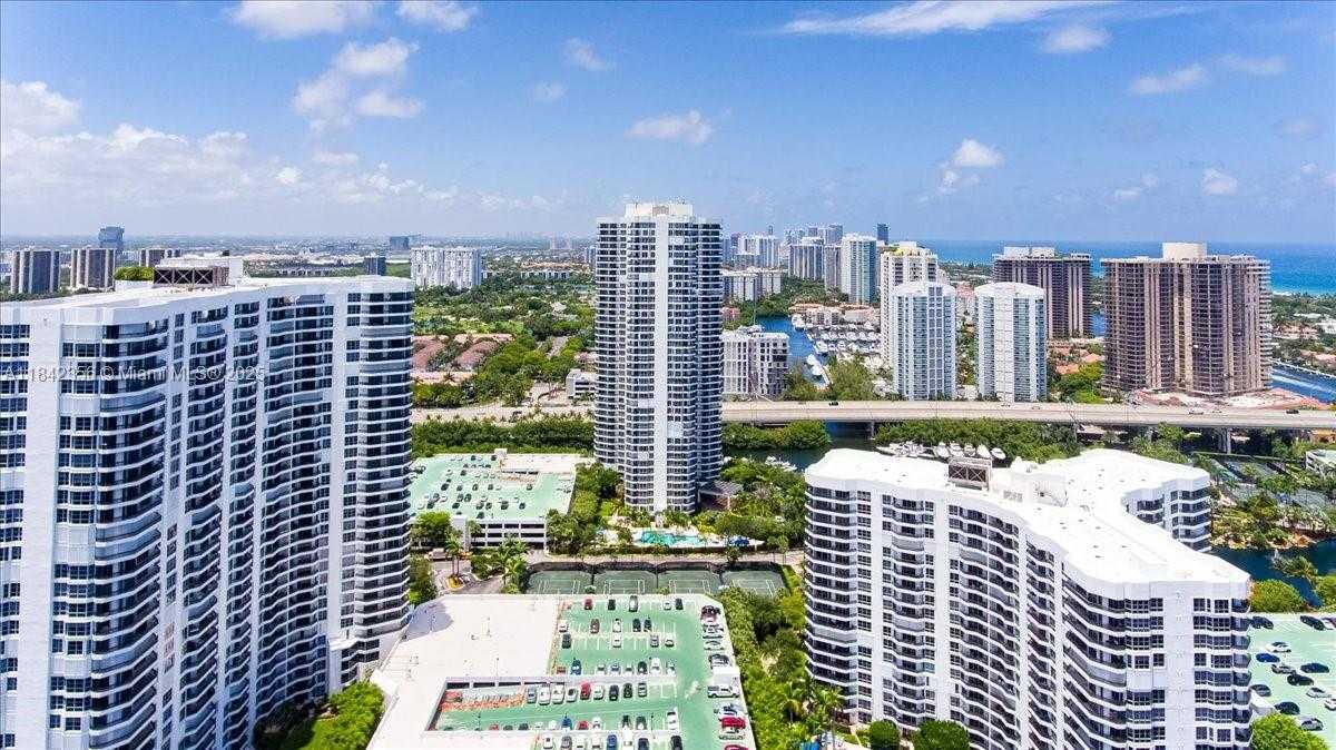 Small Image of 3500 MYSTIC POINTE DR #2101, Aventura Number 16