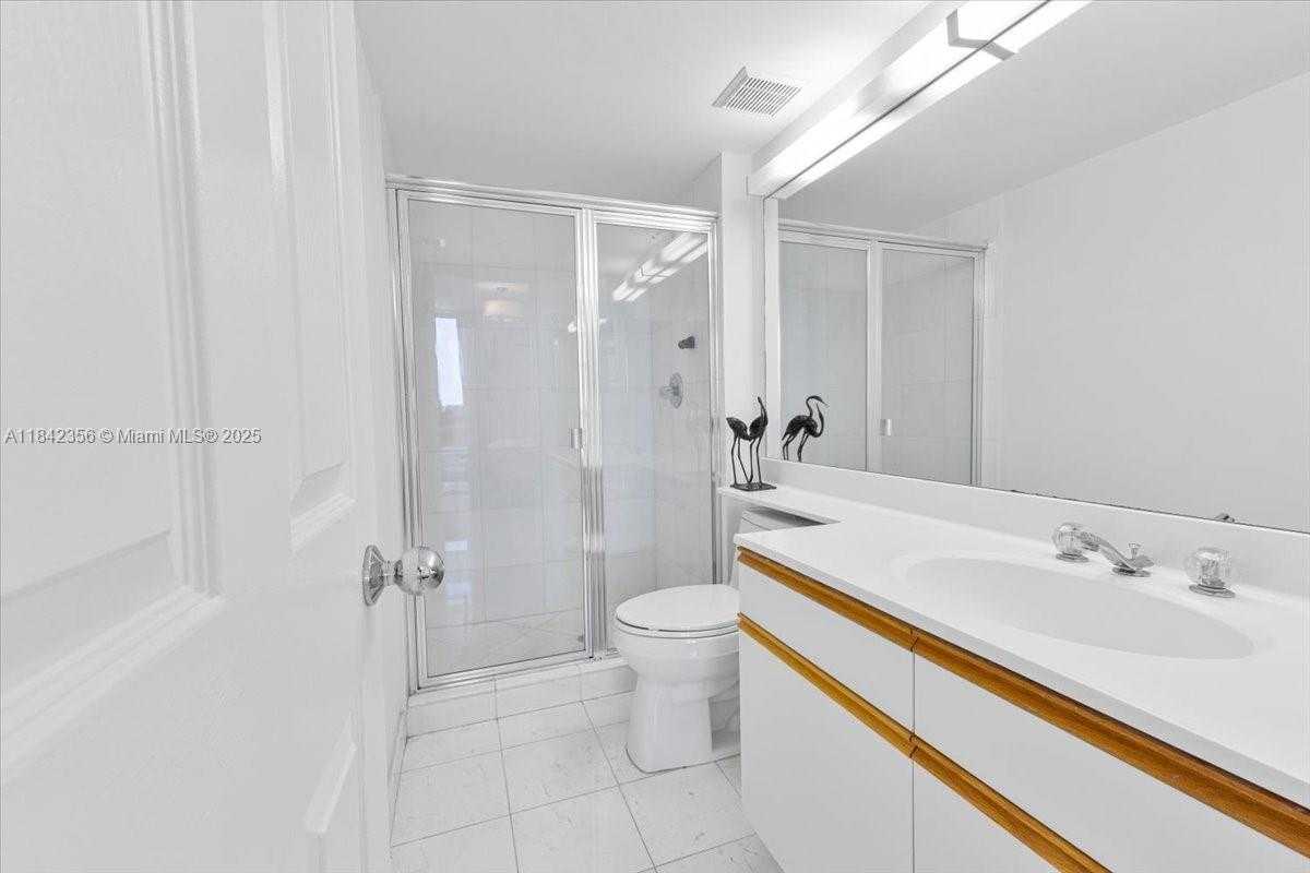 Small Image of 3500 MYSTIC POINTE DR #2101, Aventura Number 22