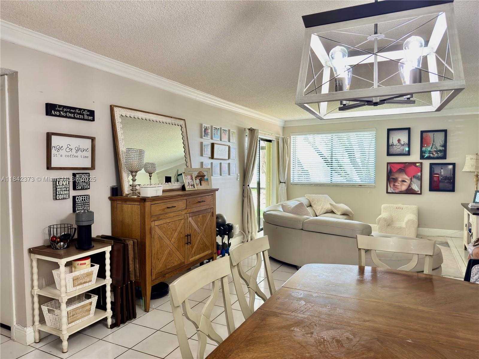 Small Image of 185 LAKEVIEW DR #101, Weston Number 12