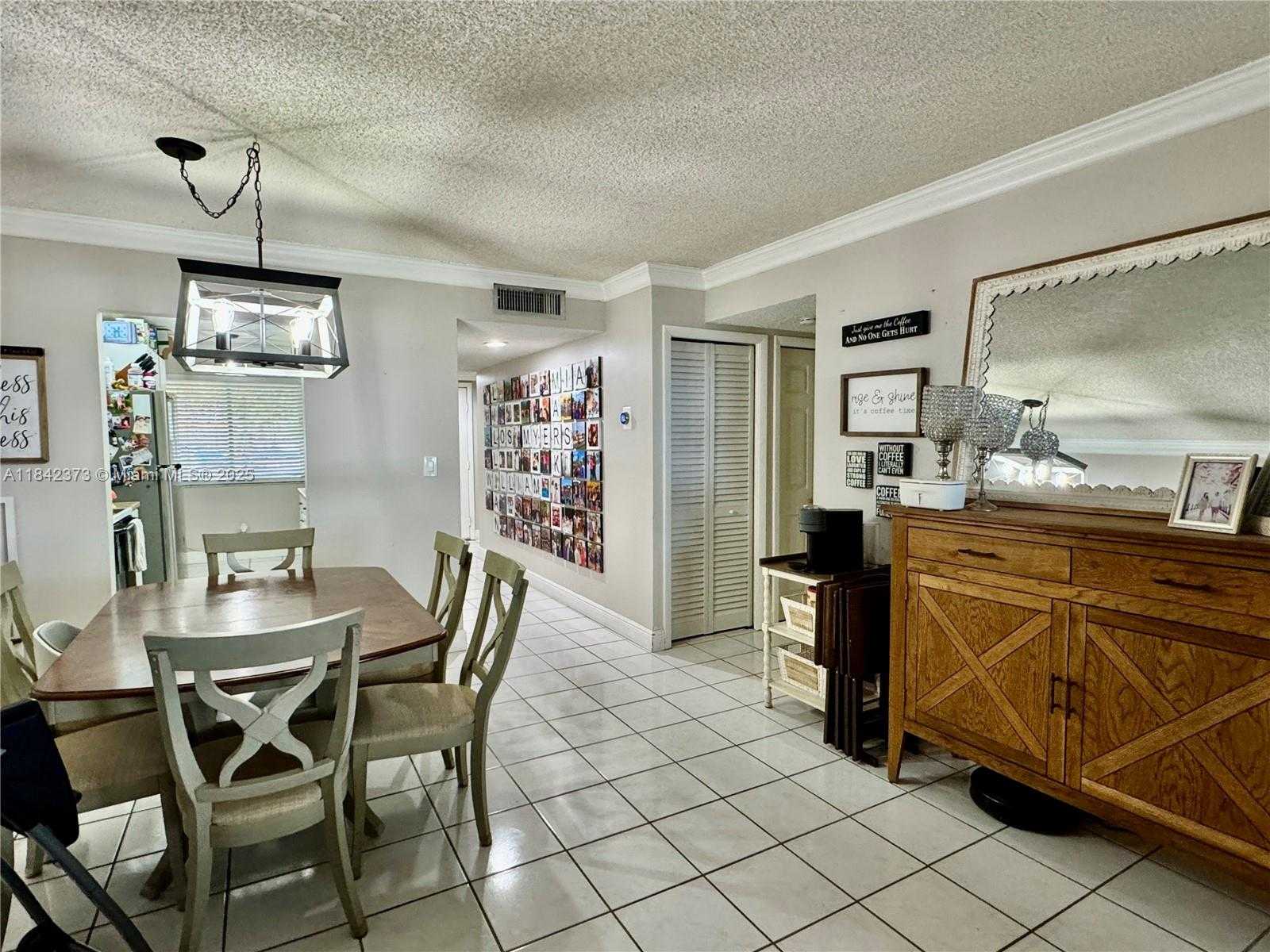 Small Image of 185 LAKEVIEW DR #101, Weston Number 13