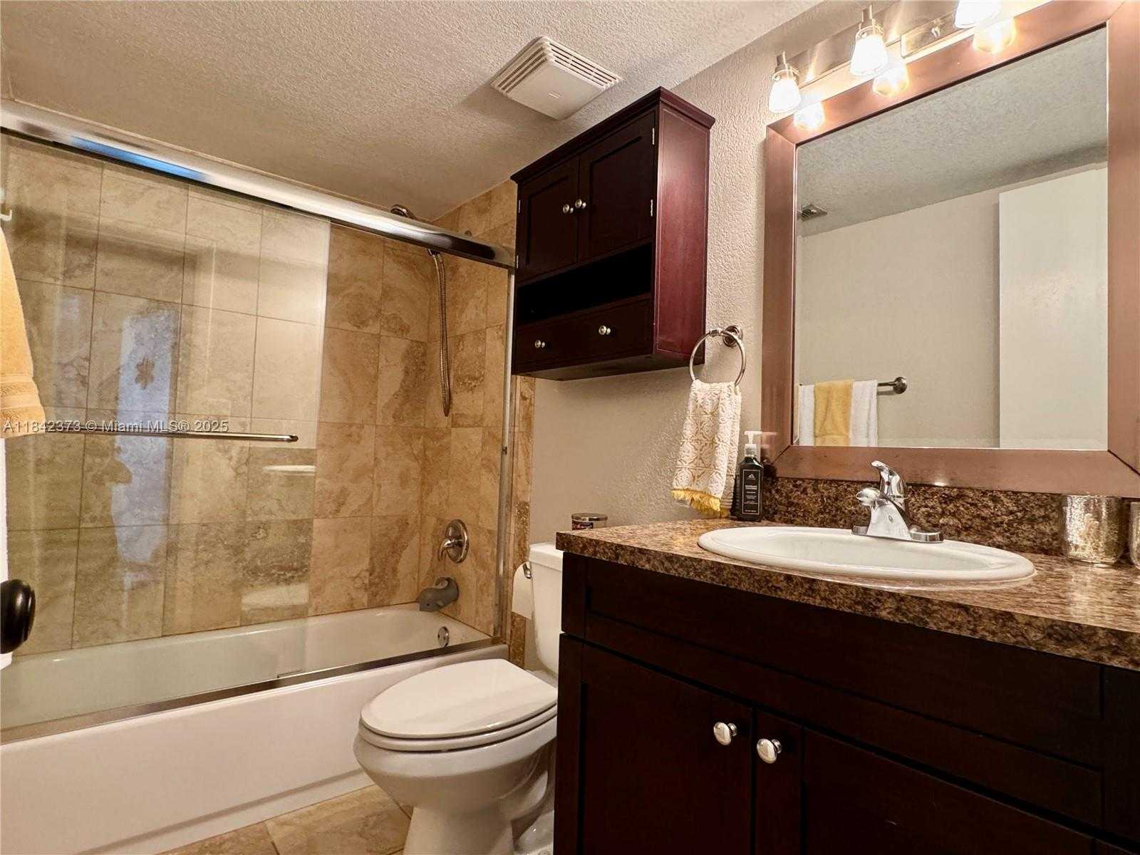 Small Image of 185 LAKEVIEW DR #101, Weston Number 20