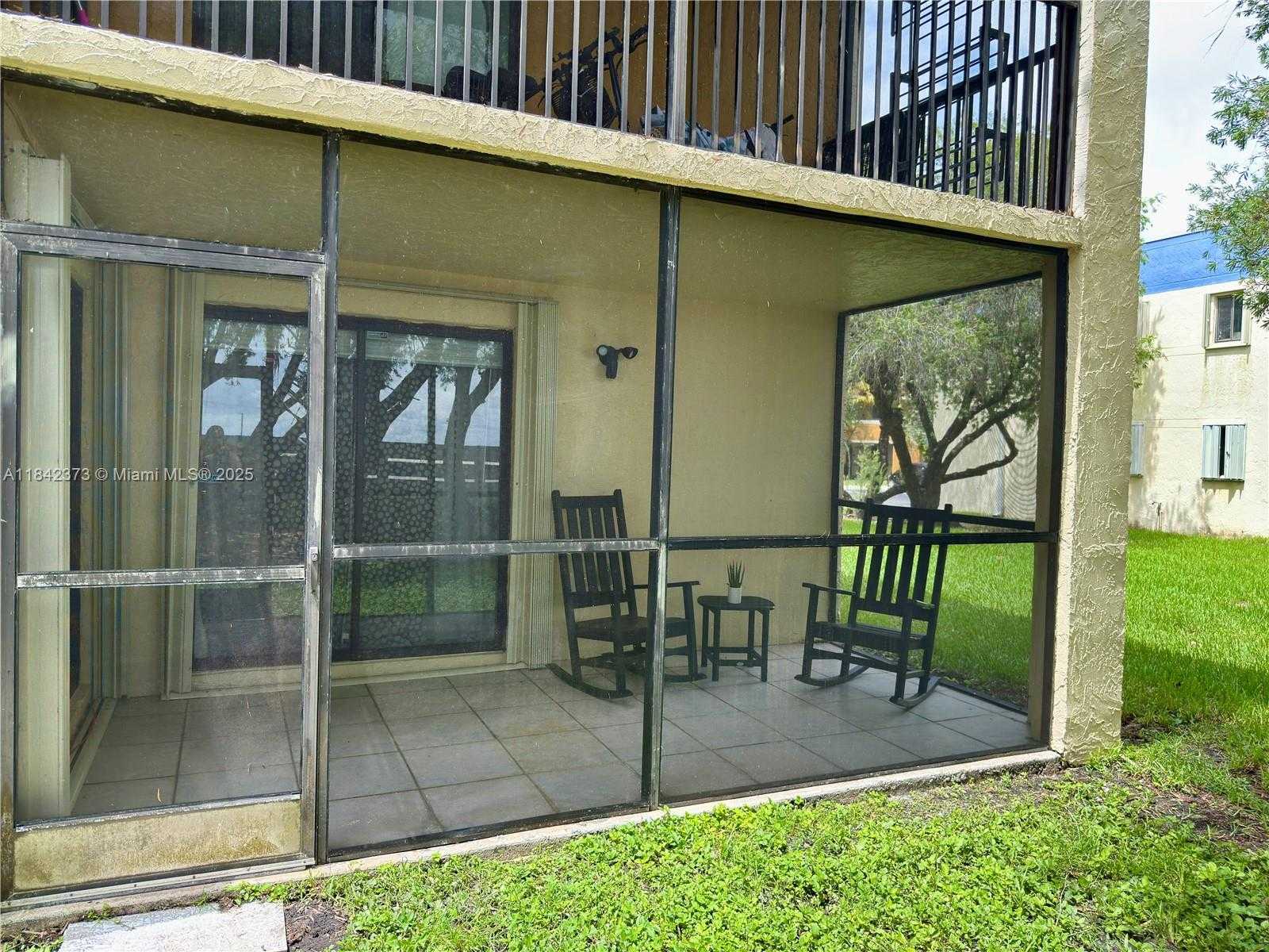 Small Image of 185 LAKEVIEW DR #101, Weston Number 23