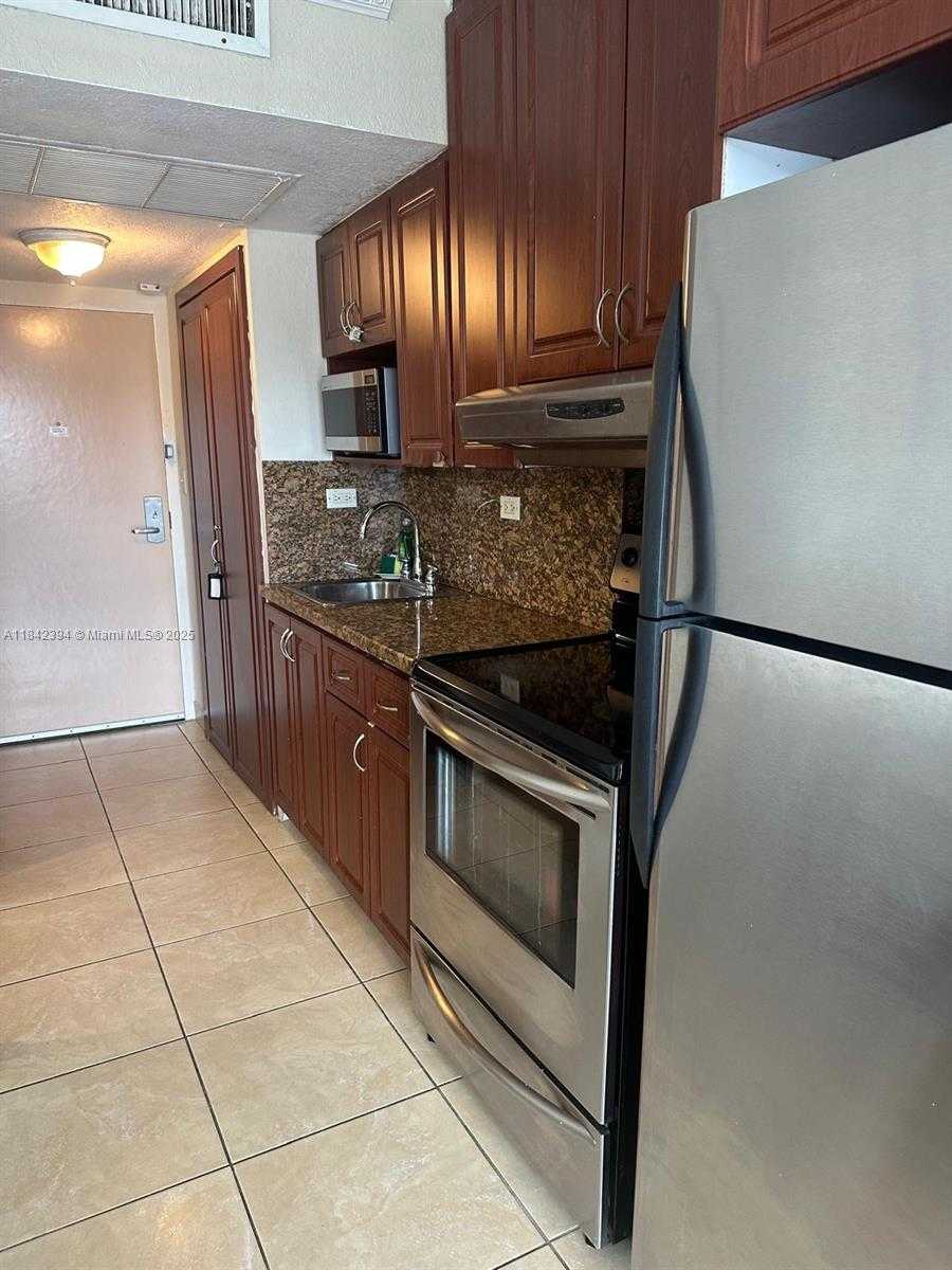 Small Image of 19201 COLLINS AVE #1133, Sunny Isles Beach Number 3