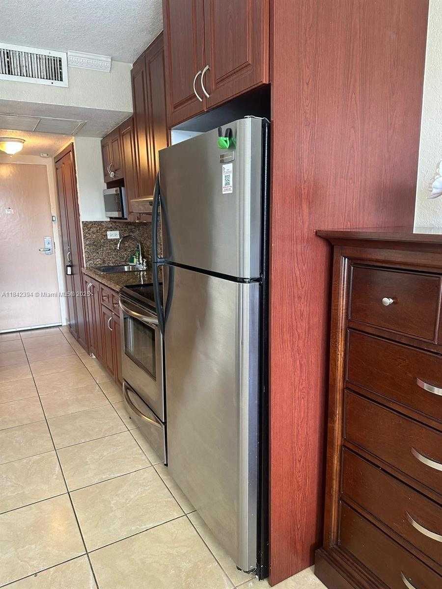 Small Image of 19201 COLLINS AVE #1133, Sunny Isles Beach Number 5