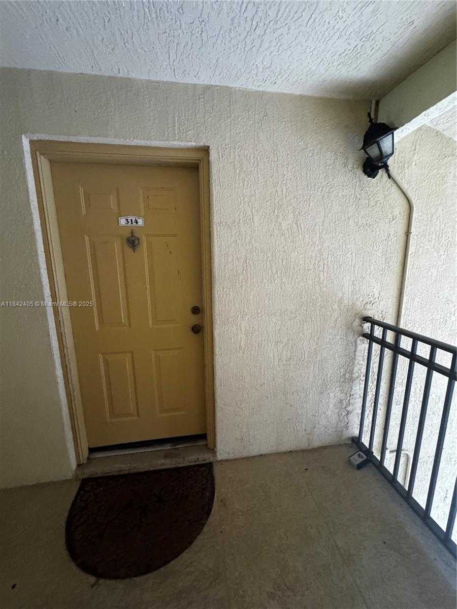 Small Image of 1227 SOUTH WEST 46TH AVE #314, Pompano Beach Number 6