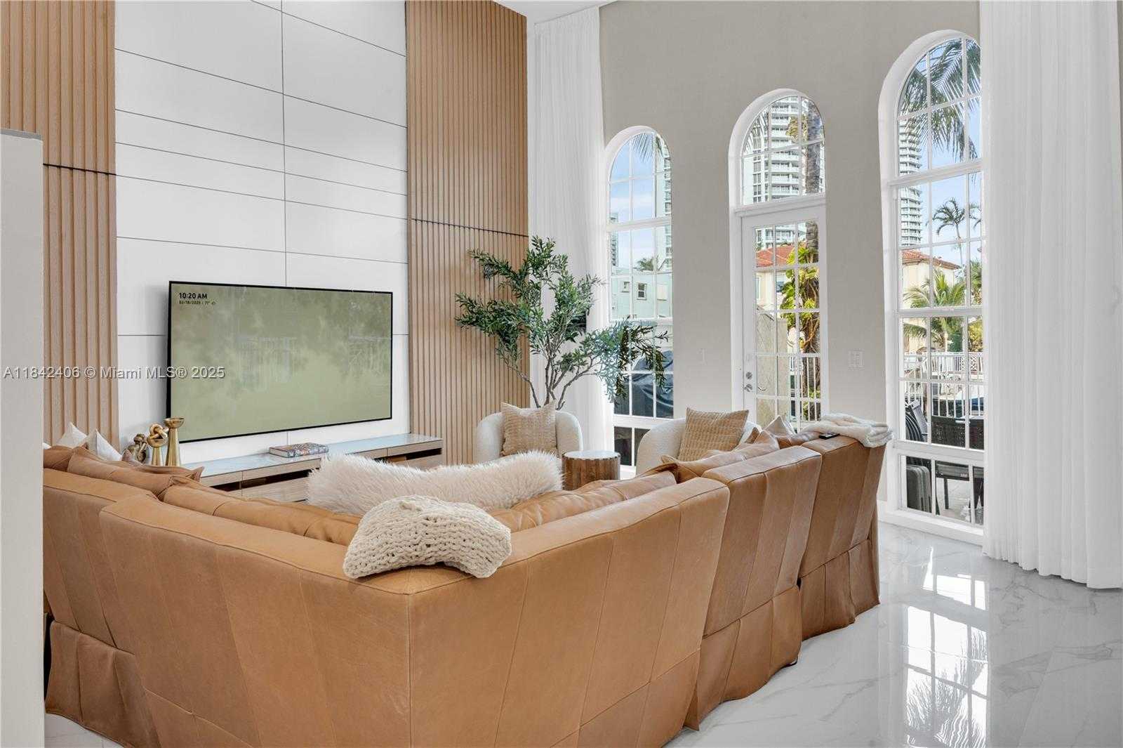 Small Image of 3907 NORTH EAST 170TH ST #3907, North Miami Beach Number 4