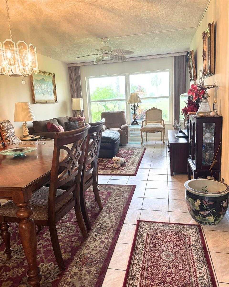 Small Image of 7787 Golf Cir Dr, Margate, FL 33063, USA Number 13