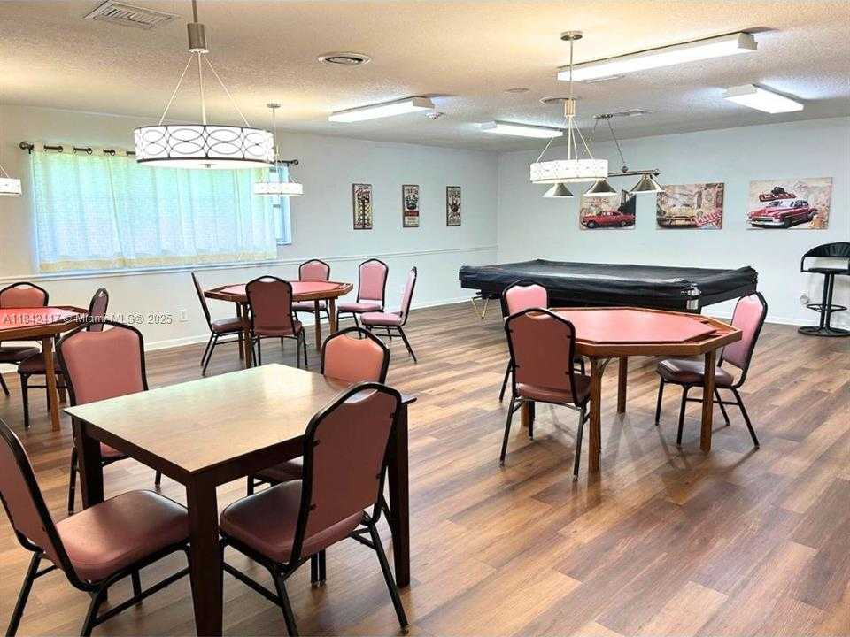 Small Image of 7787 Golf Cir Dr, Margate, FL 33063, USA Number 42