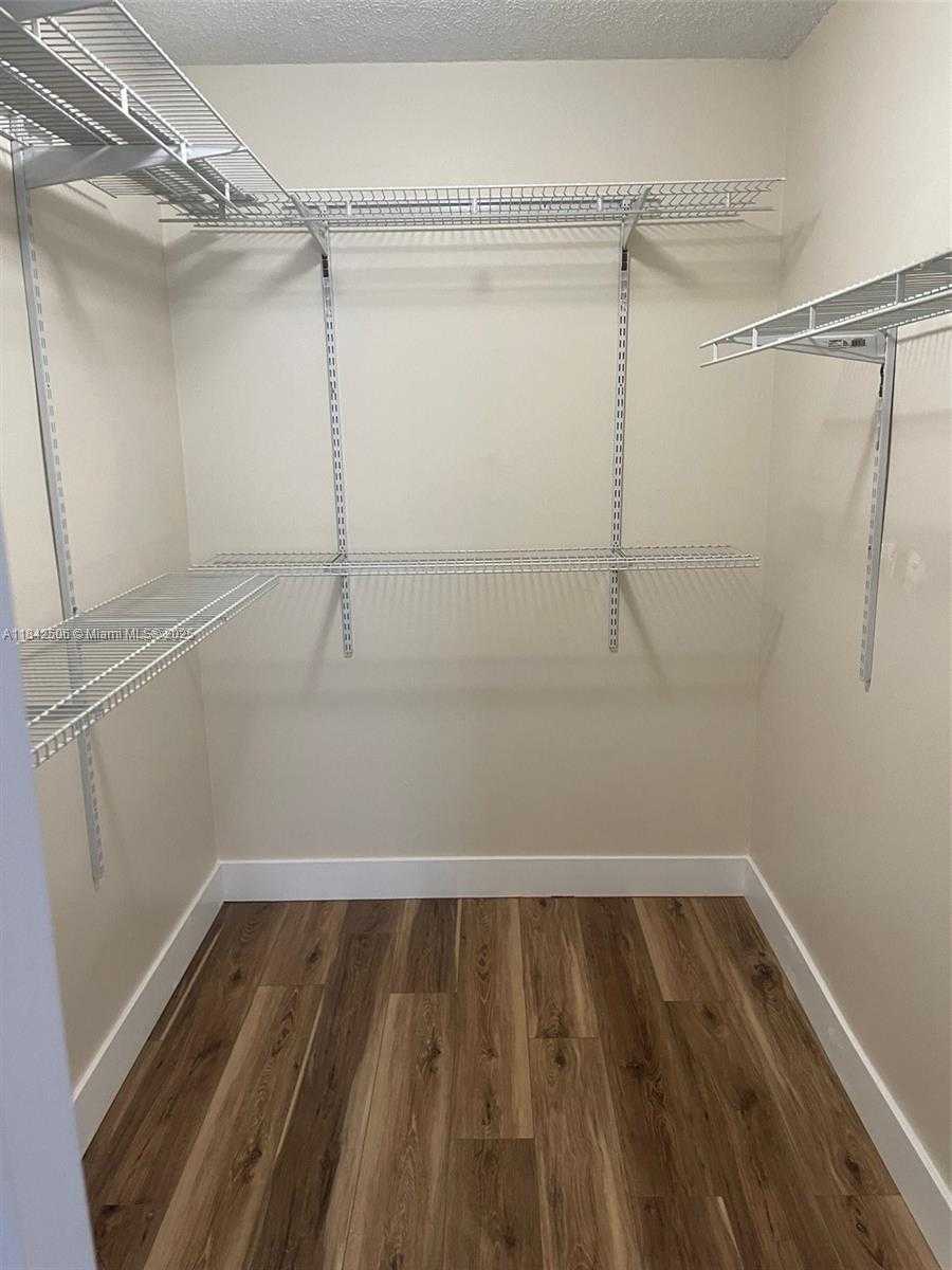 Small Image of 14221 NORTH KENDALL DR #209C, Miami Number 12
