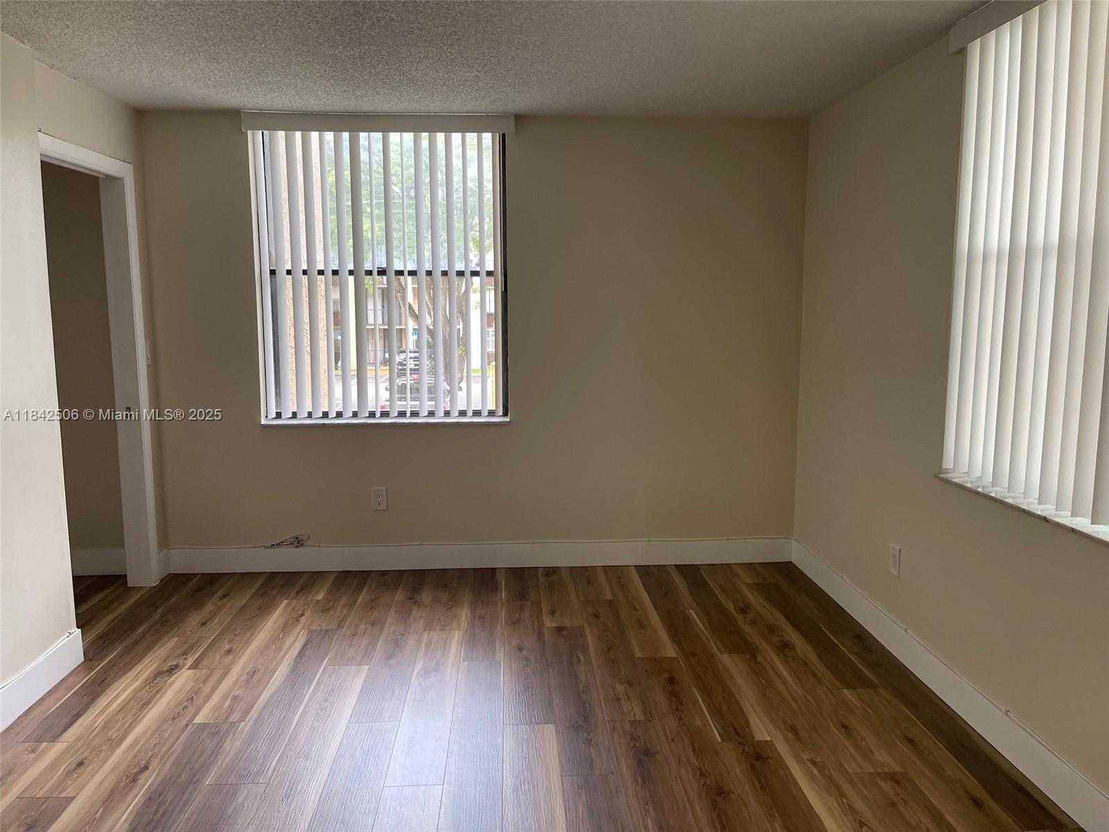 Small Image of 14221 NORTH KENDALL DR #209C, Miami Number 13