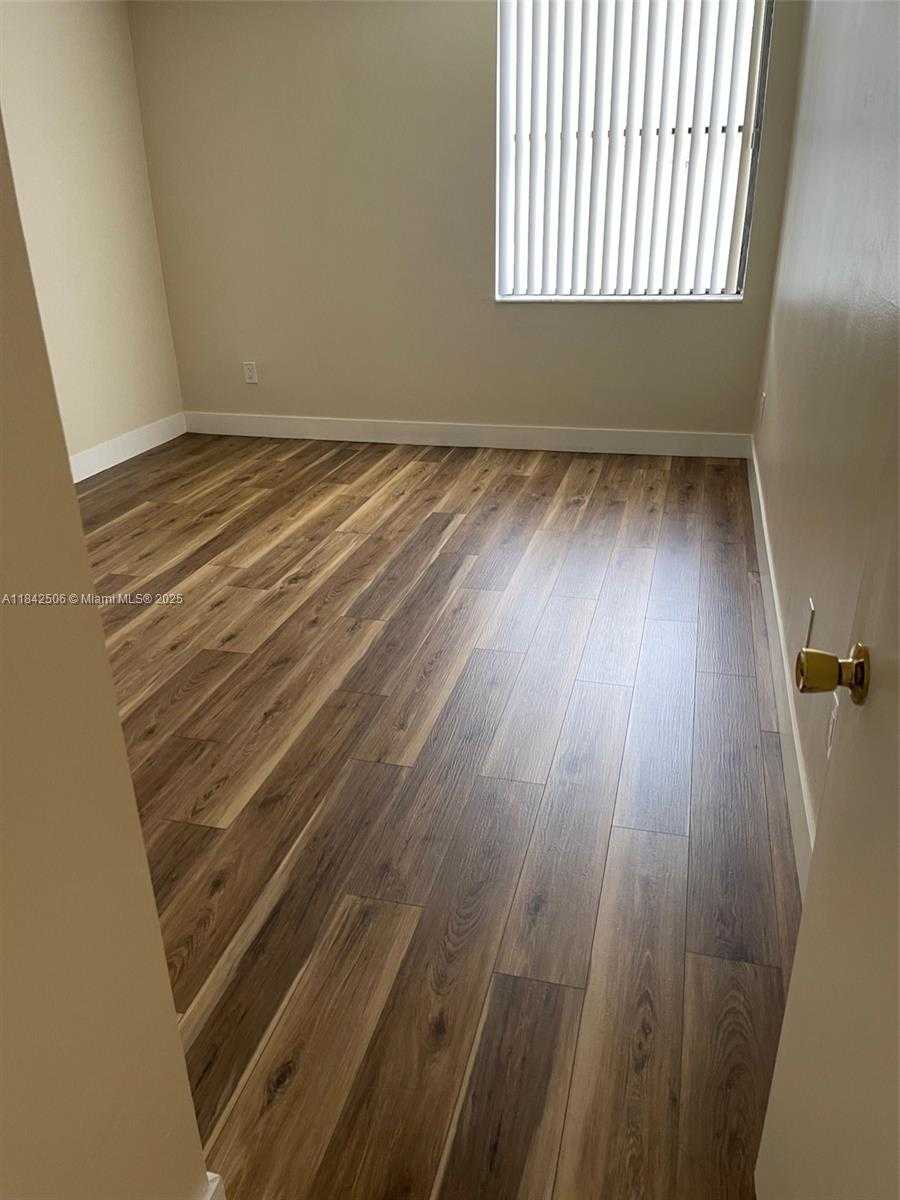 Small Image of 14221 NORTH KENDALL DR #209C, Miami Number 14