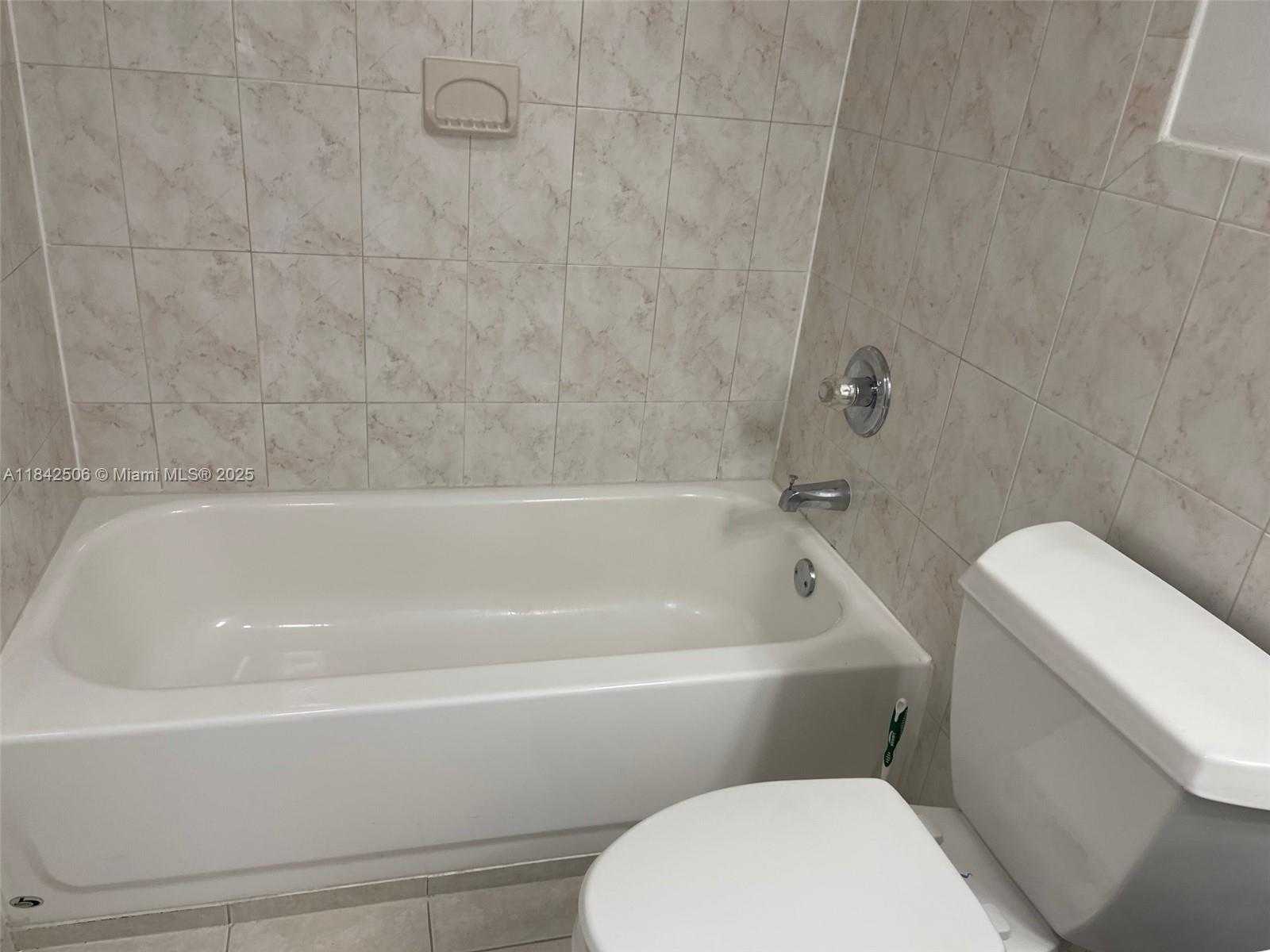 Small Image of 14221 NORTH KENDALL DR #209C, Miami Number 17