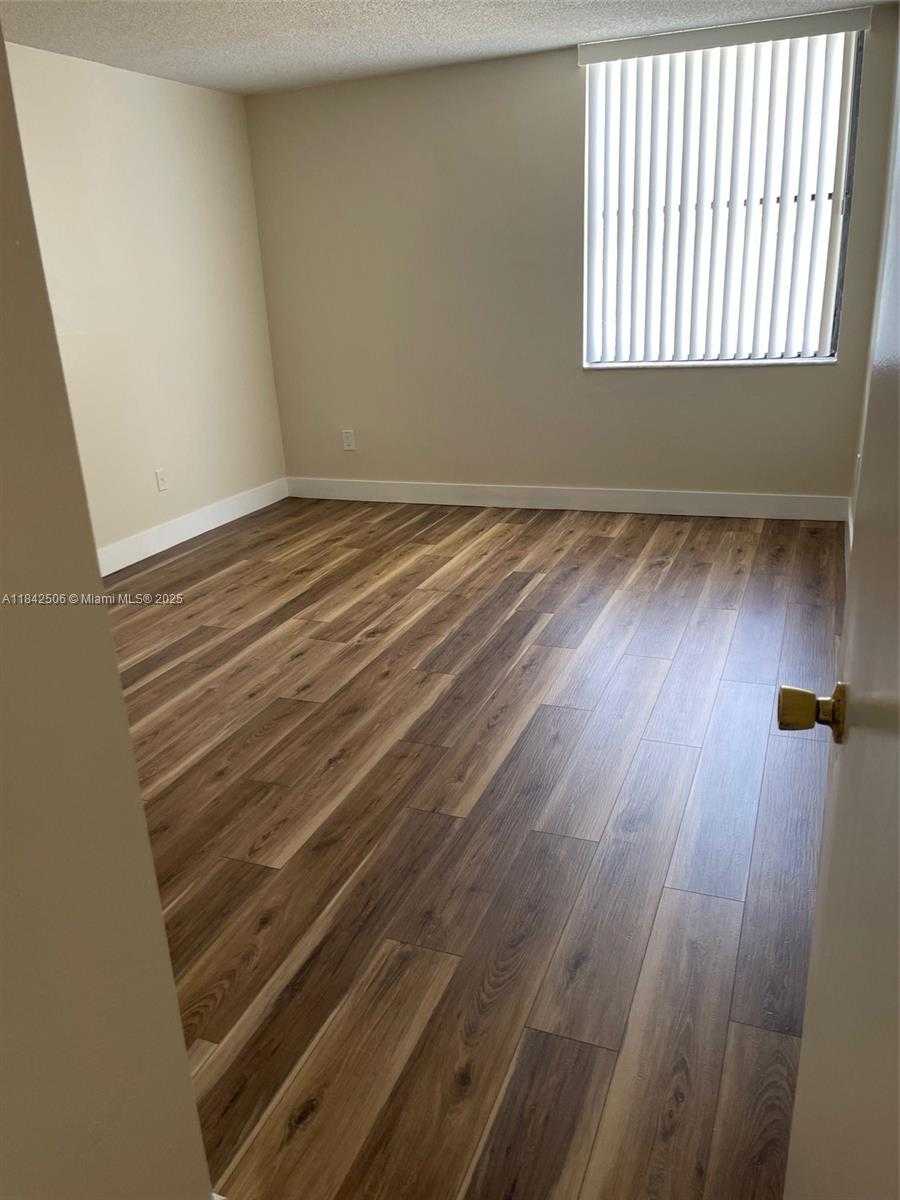 Small Image of 14221 NORTH KENDALL DR #209C, Miami Number 20