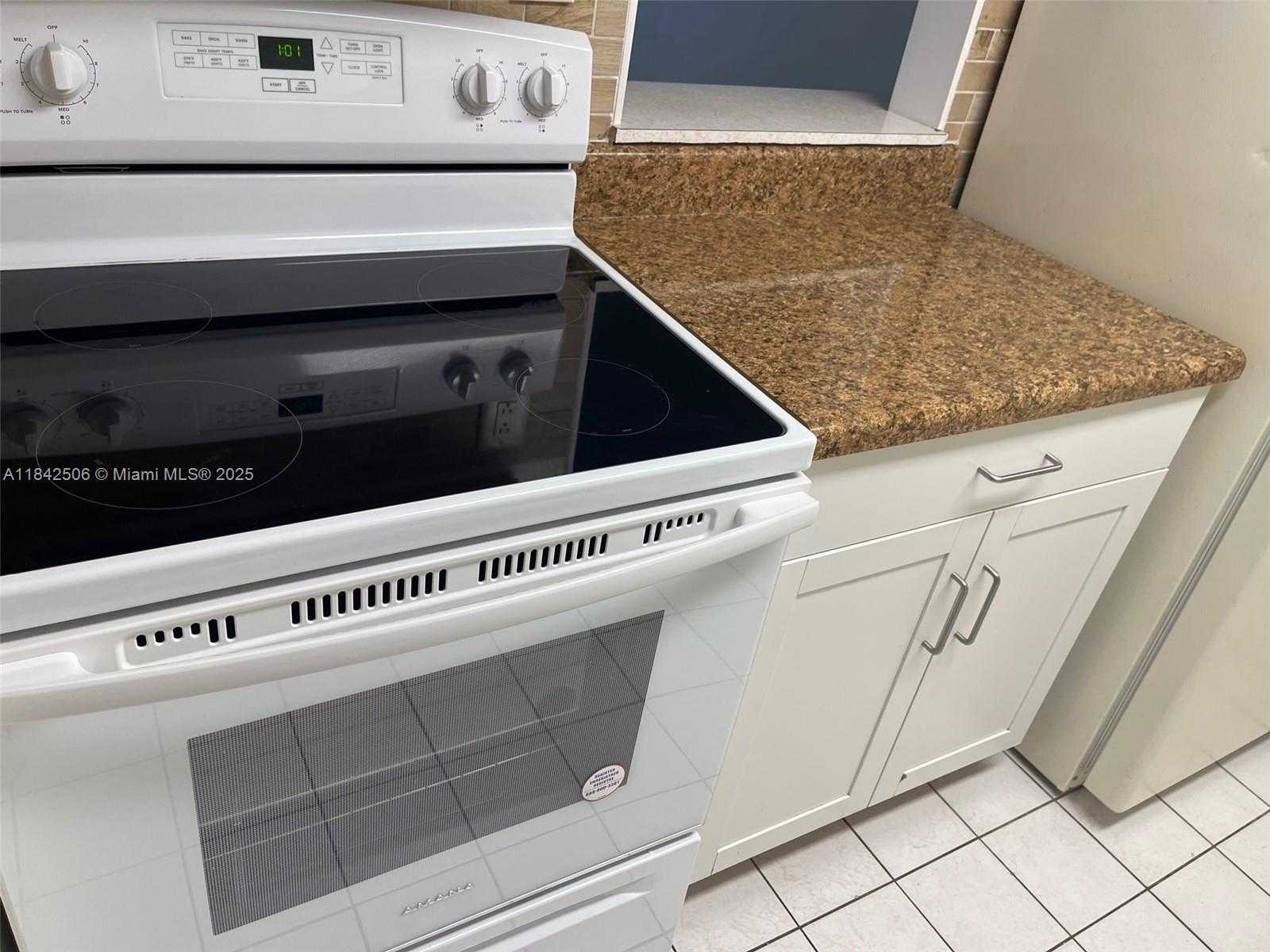 Small Image of 14221 NORTH KENDALL DR #209C, Miami Number 4