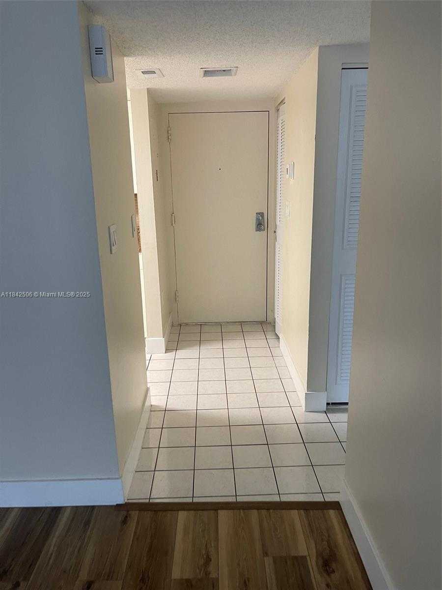Small Image of 14221 NORTH KENDALL DR #209C, Miami Number 8