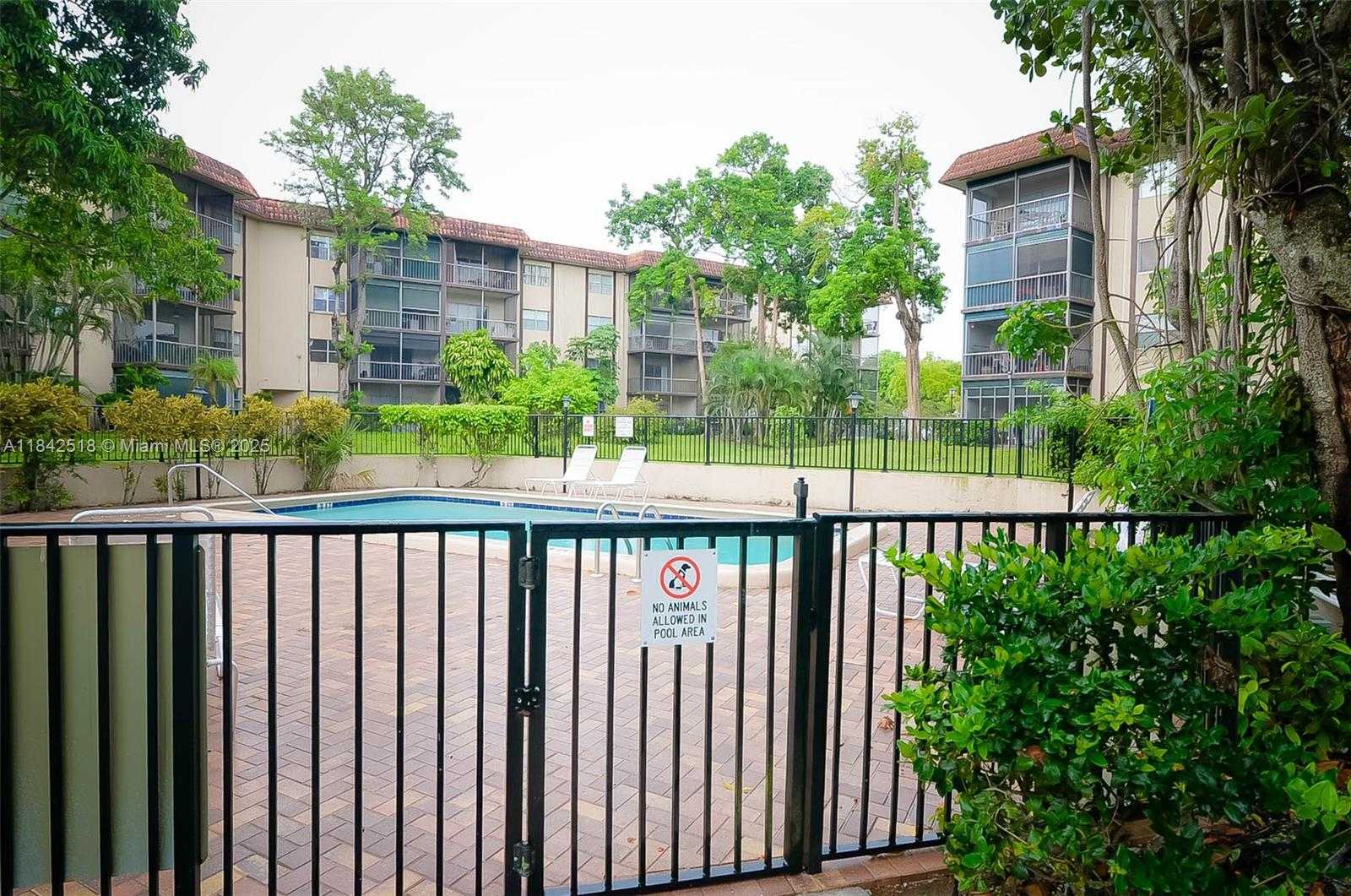 Small Image of 6301 NORTH FALLS CIR DR #307, Lauderhill Number 10