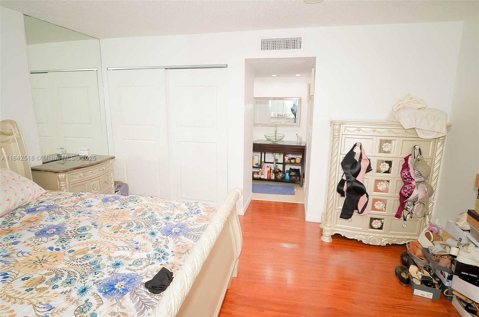 Small Image of 6301 NORTH FALLS CIR DR #307, Lauderhill Number 16