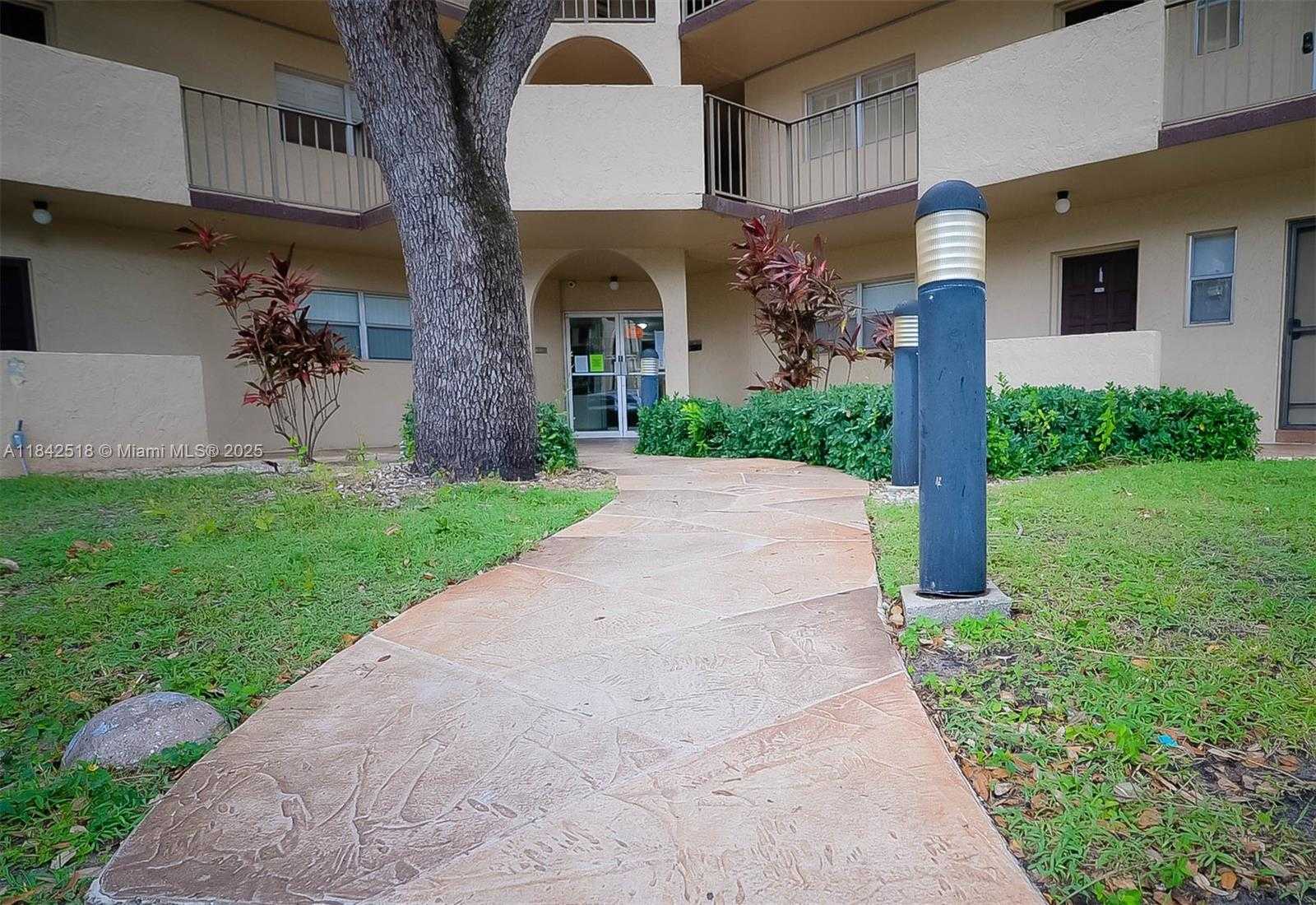 Small Image of 6301 NORTH FALLS CIR DR #307, Lauderhill Number 2