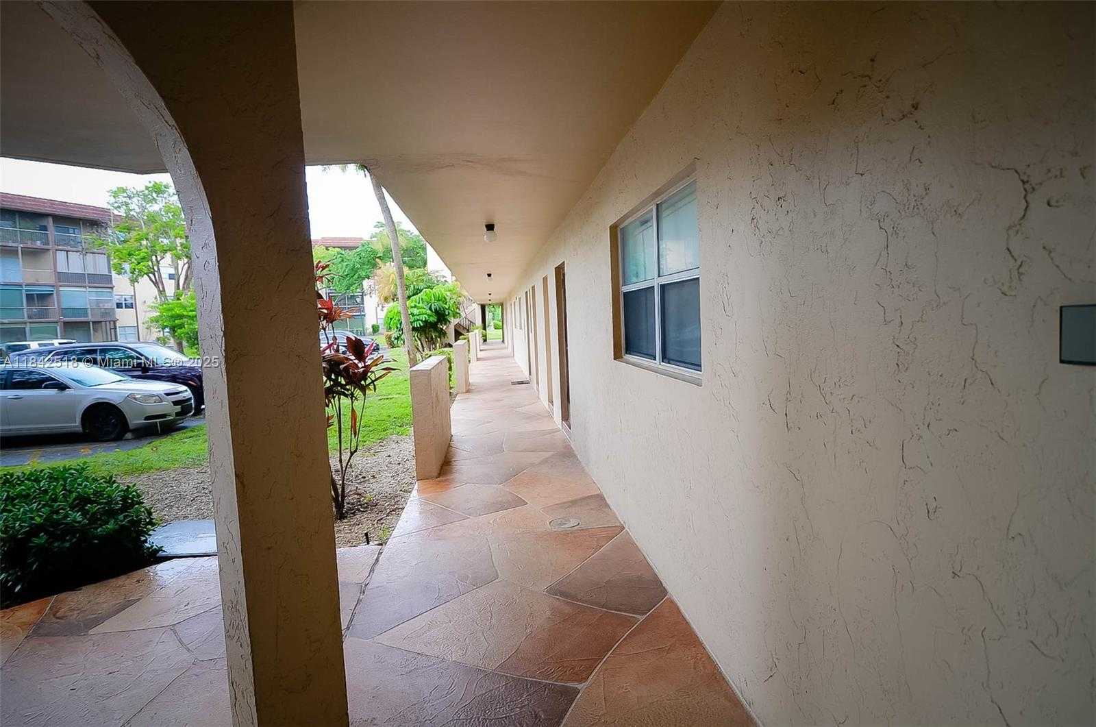 Small Image of 6301 NORTH FALLS CIR DR #307, Lauderhill Number 4