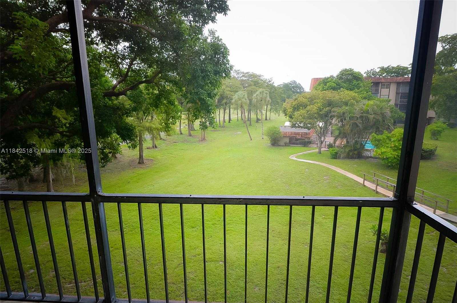 Small Image of 6301 NORTH FALLS CIR DR #307, Lauderhill Number 7