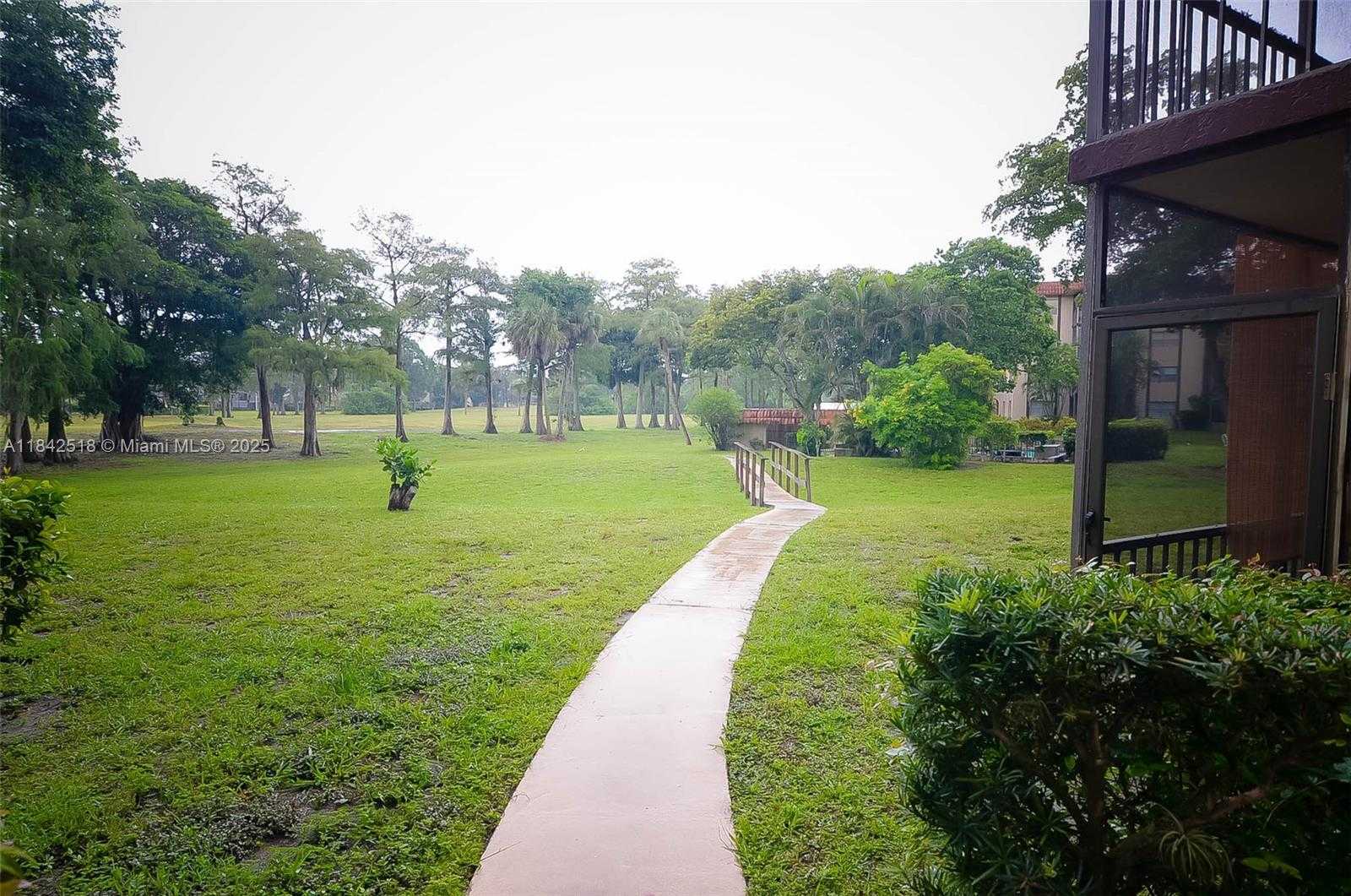 Small Image of 6301 NORTH FALLS CIR DR #307, Lauderhill Number 9