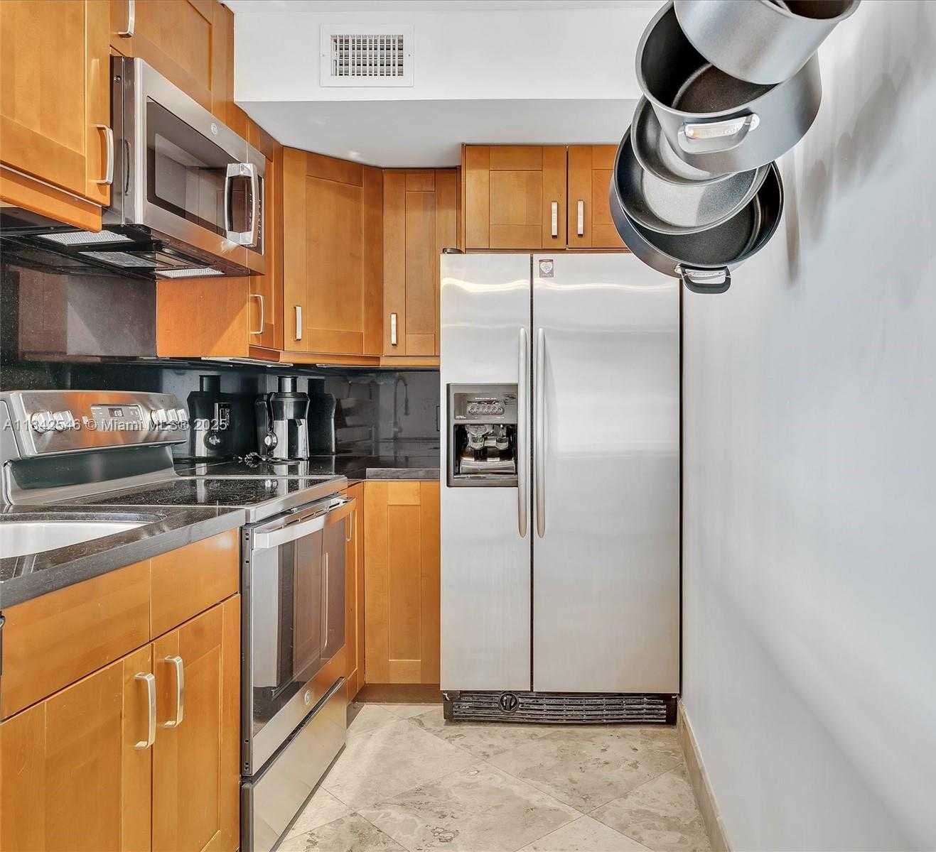 Small Image of 1881 WASHINGTON AVE #10G, Miami Beach Number 4
