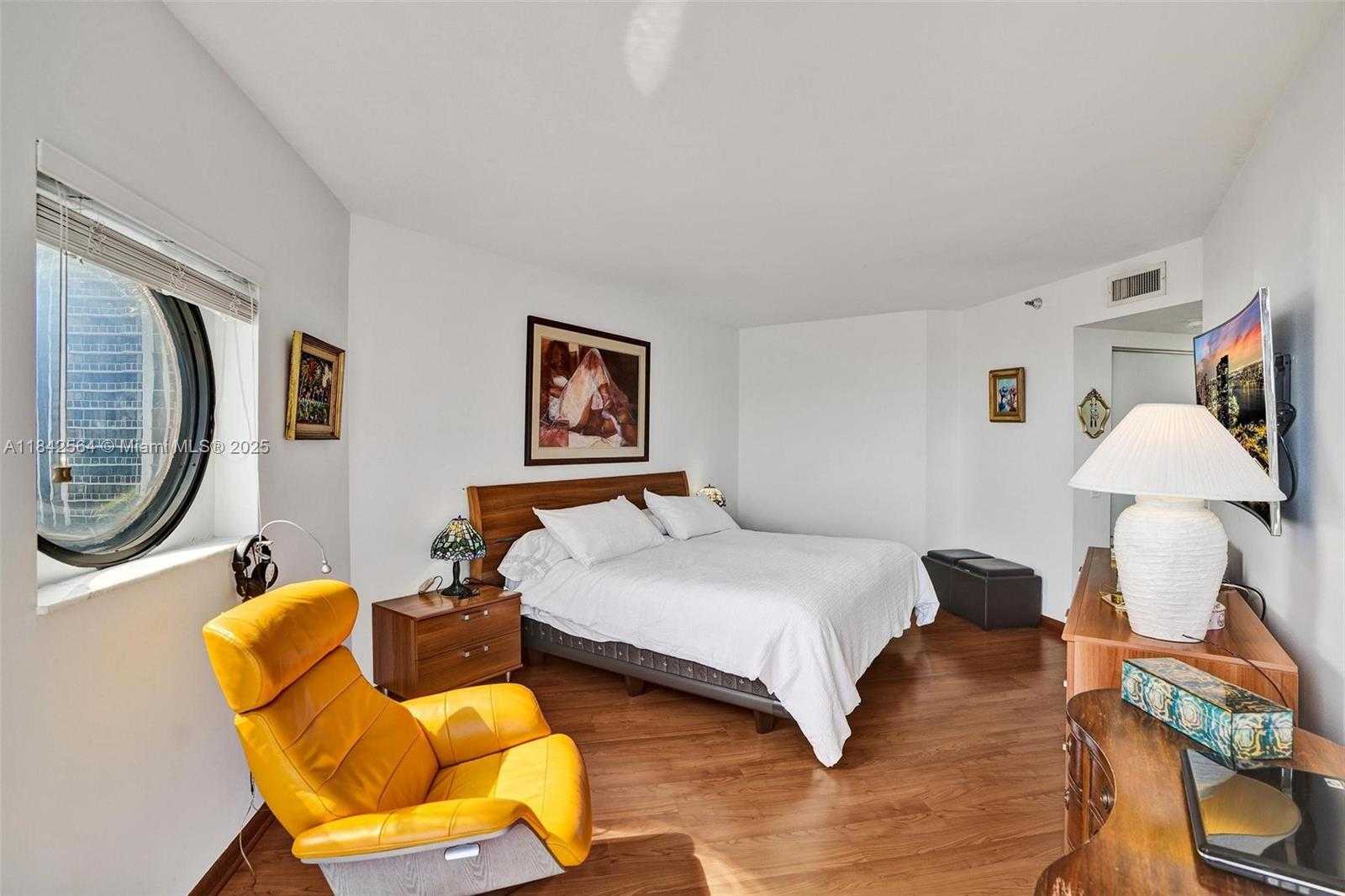 Small Image of 3610 YACHT CLUB DR #909, Aventura Number 17