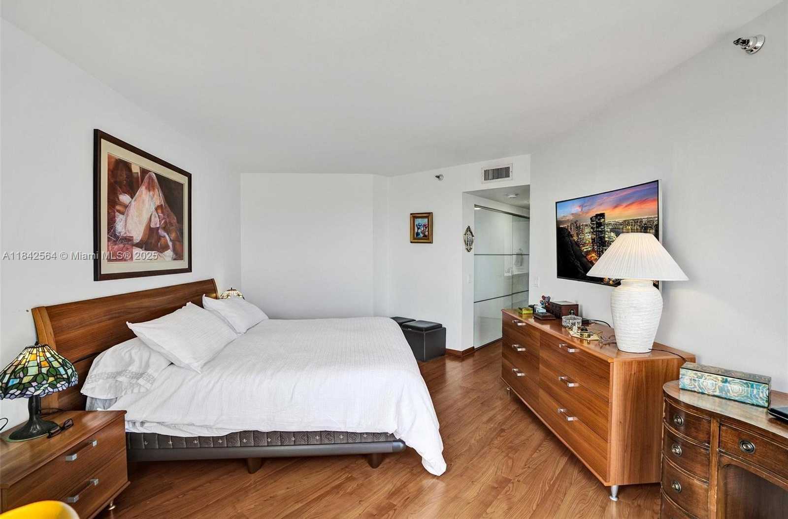 Small Image of 3610 YACHT CLUB DR #909, Aventura Number 18