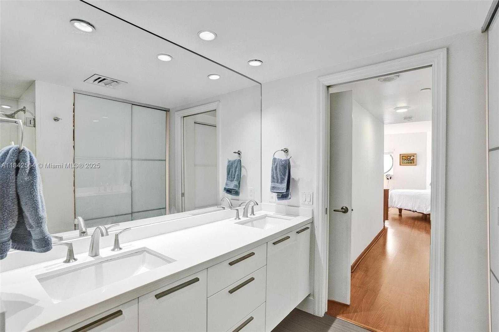Small Image of 3610 YACHT CLUB DR #909, Aventura Number 19