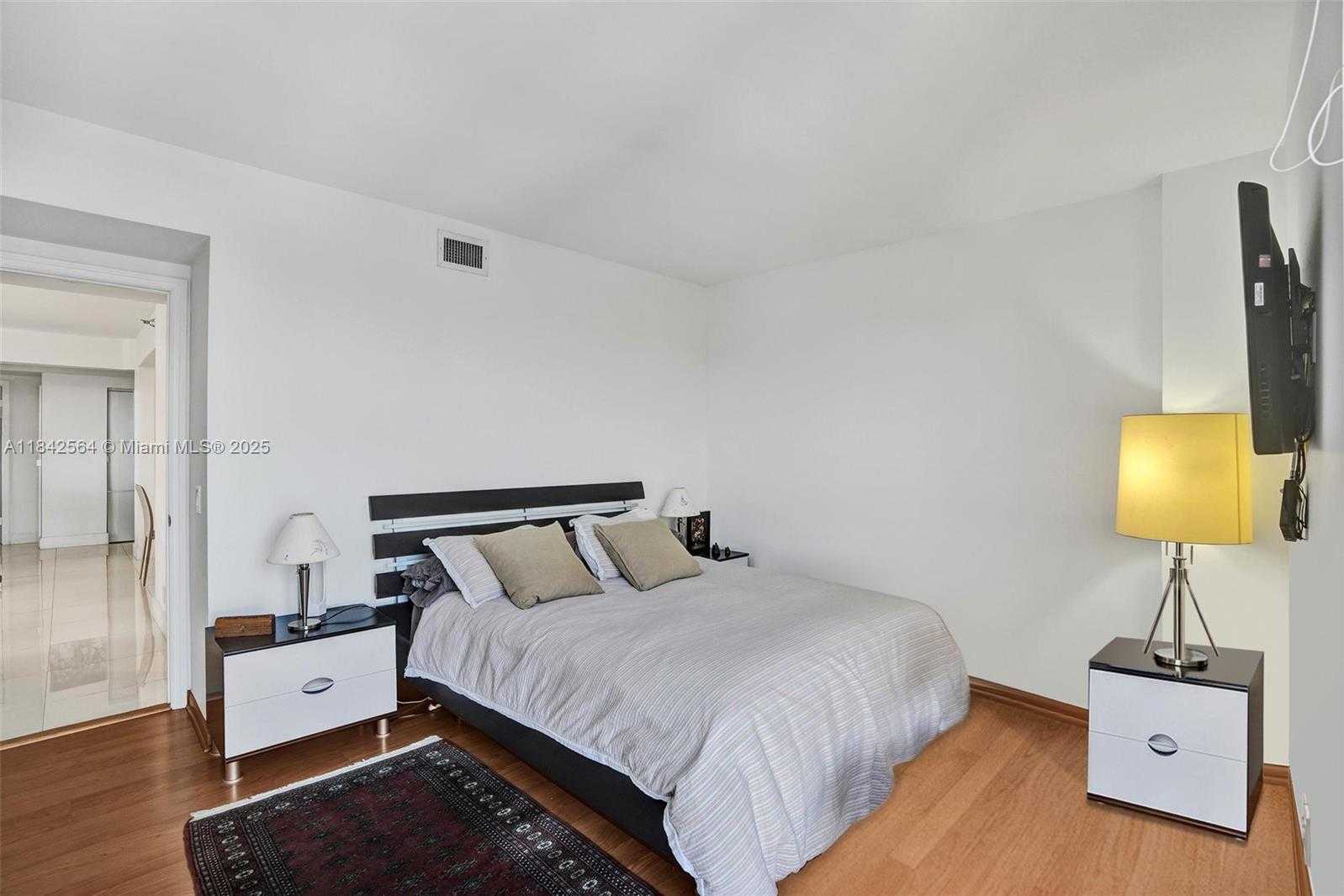 Small Image of 3610 YACHT CLUB DR #909, Aventura Number 27