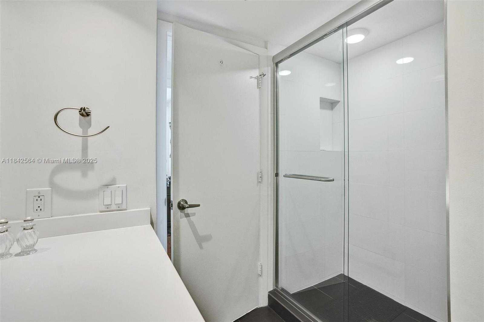 Small Image of 3610 YACHT CLUB DR #909, Aventura Number 29