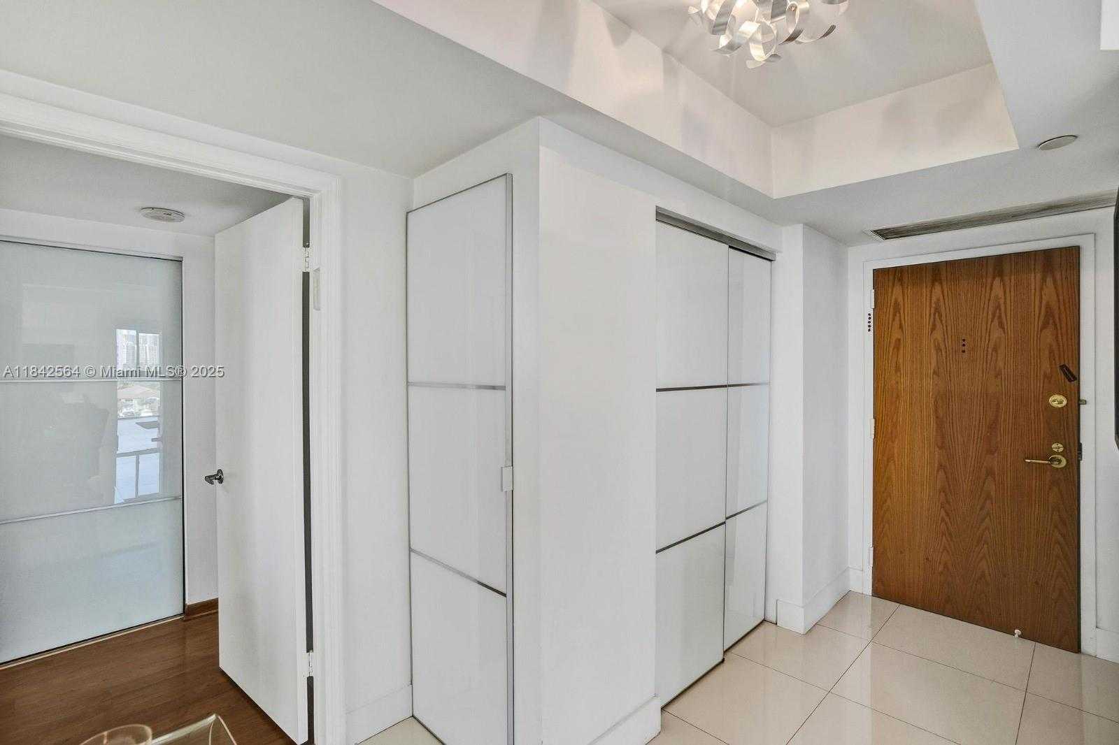 Small Image of 3610 YACHT CLUB DR #909, Aventura Number 30
