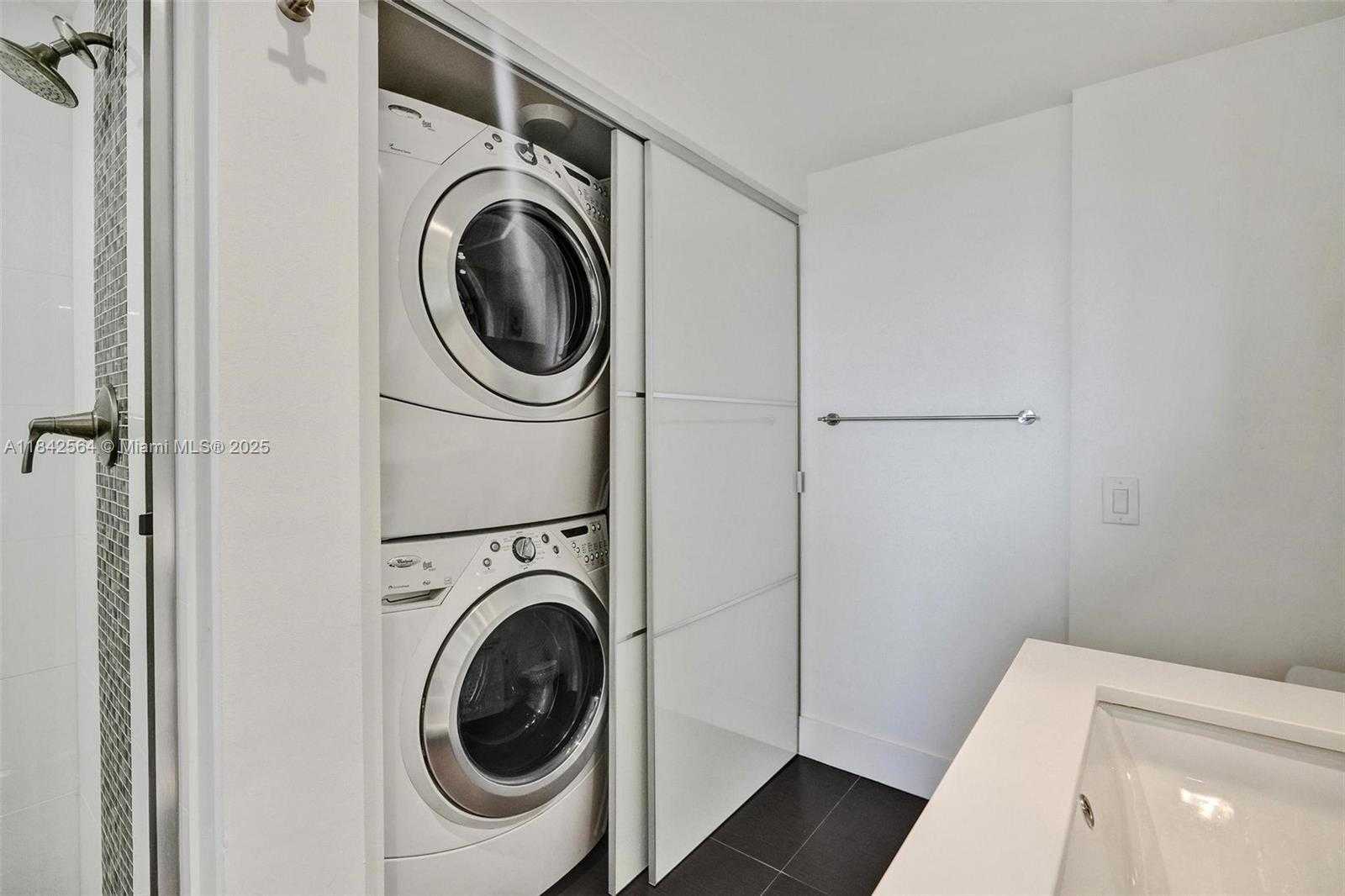 Small Image of 3610 YACHT CLUB DR #909, Aventura Number 31