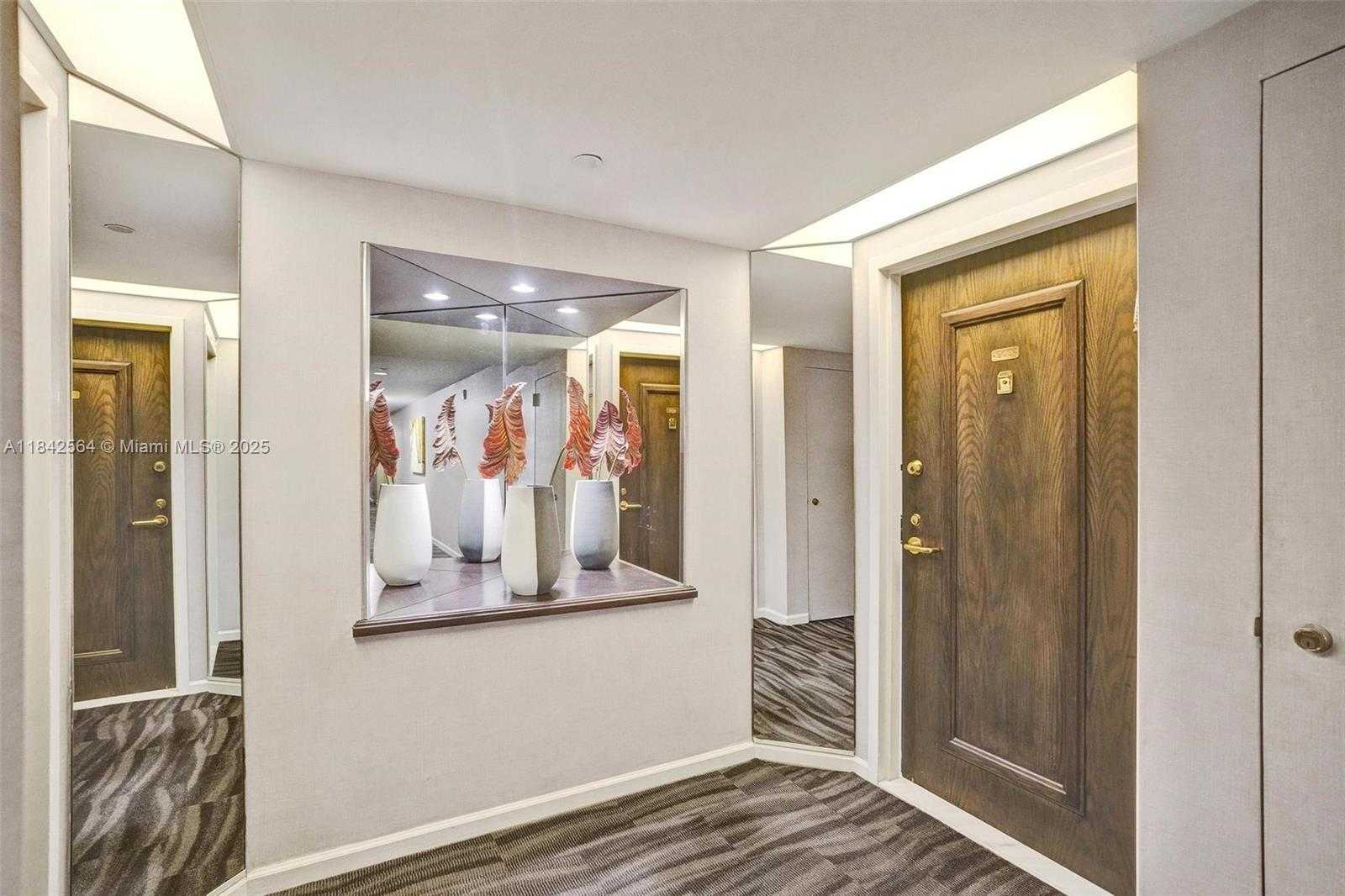 Small Image of 3610 YACHT CLUB DR #909, Aventura Number 32