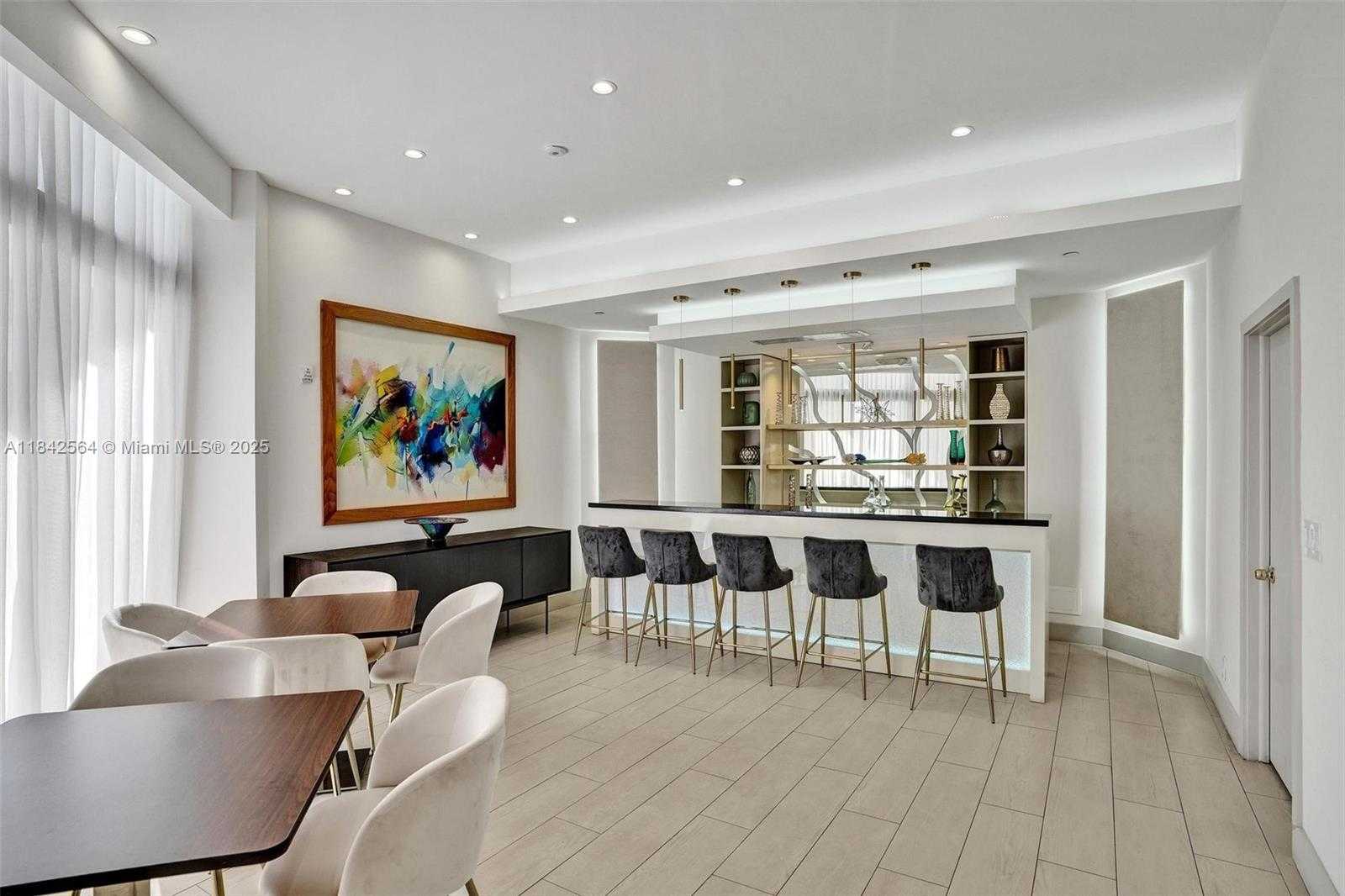 Small Image of 3610 YACHT CLUB DR #909, Aventura Number 38