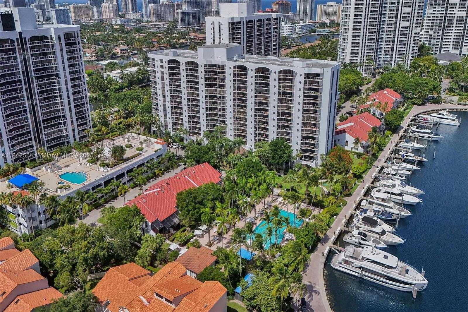 Small Image of 3610 YACHT CLUB DR #909, Aventura Number 48