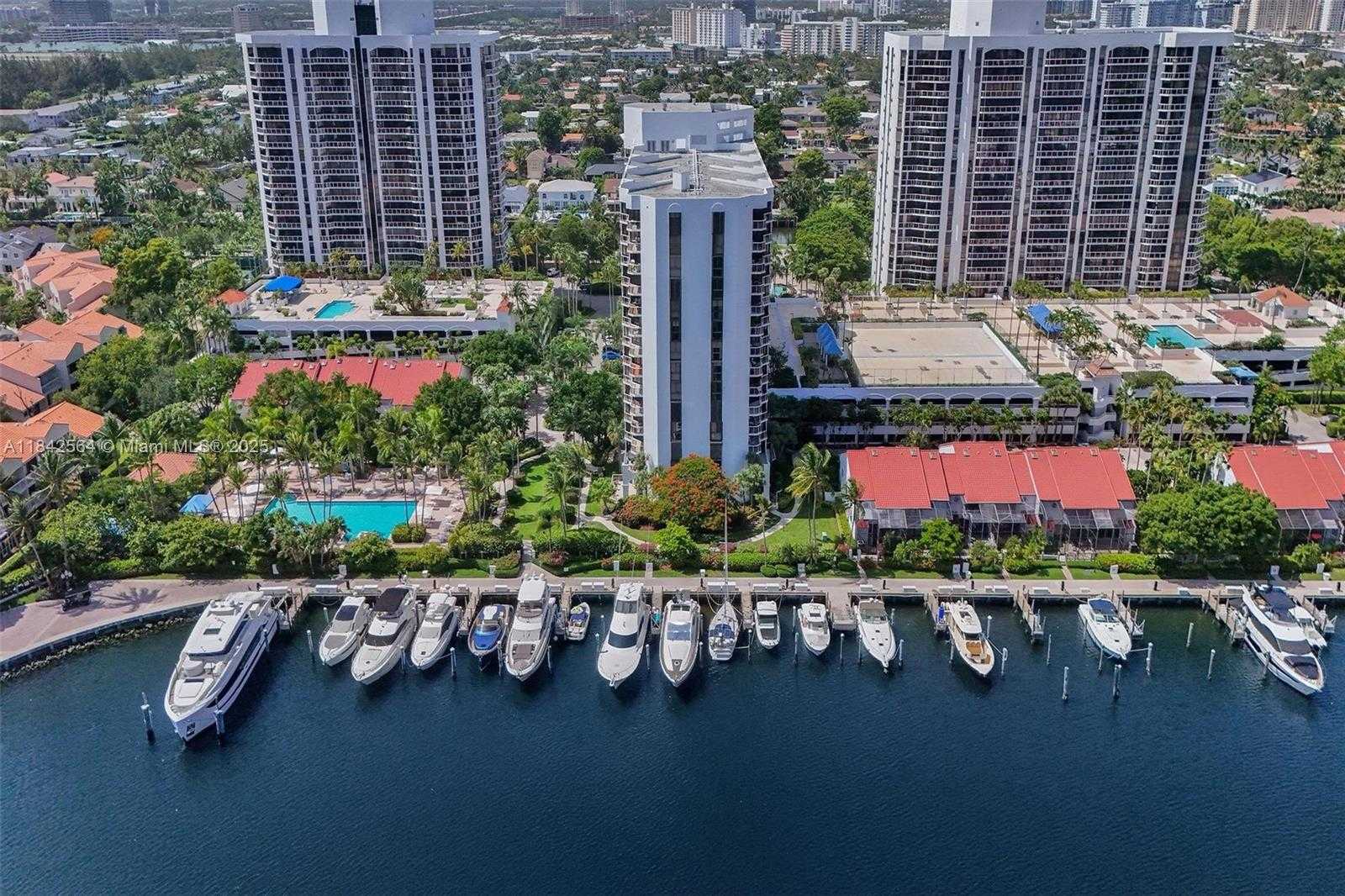 Small Image of 3610 YACHT CLUB DR #909, Aventura Number 50