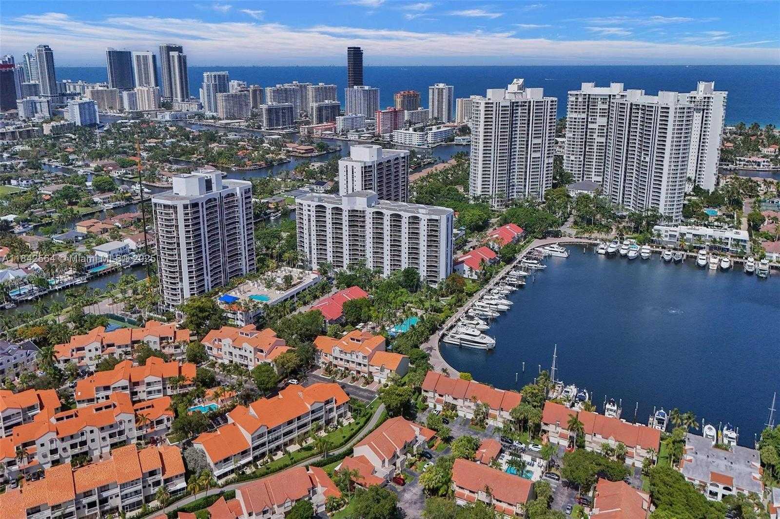 Small Image of 3610 YACHT CLUB DR #909, Aventura Number 51