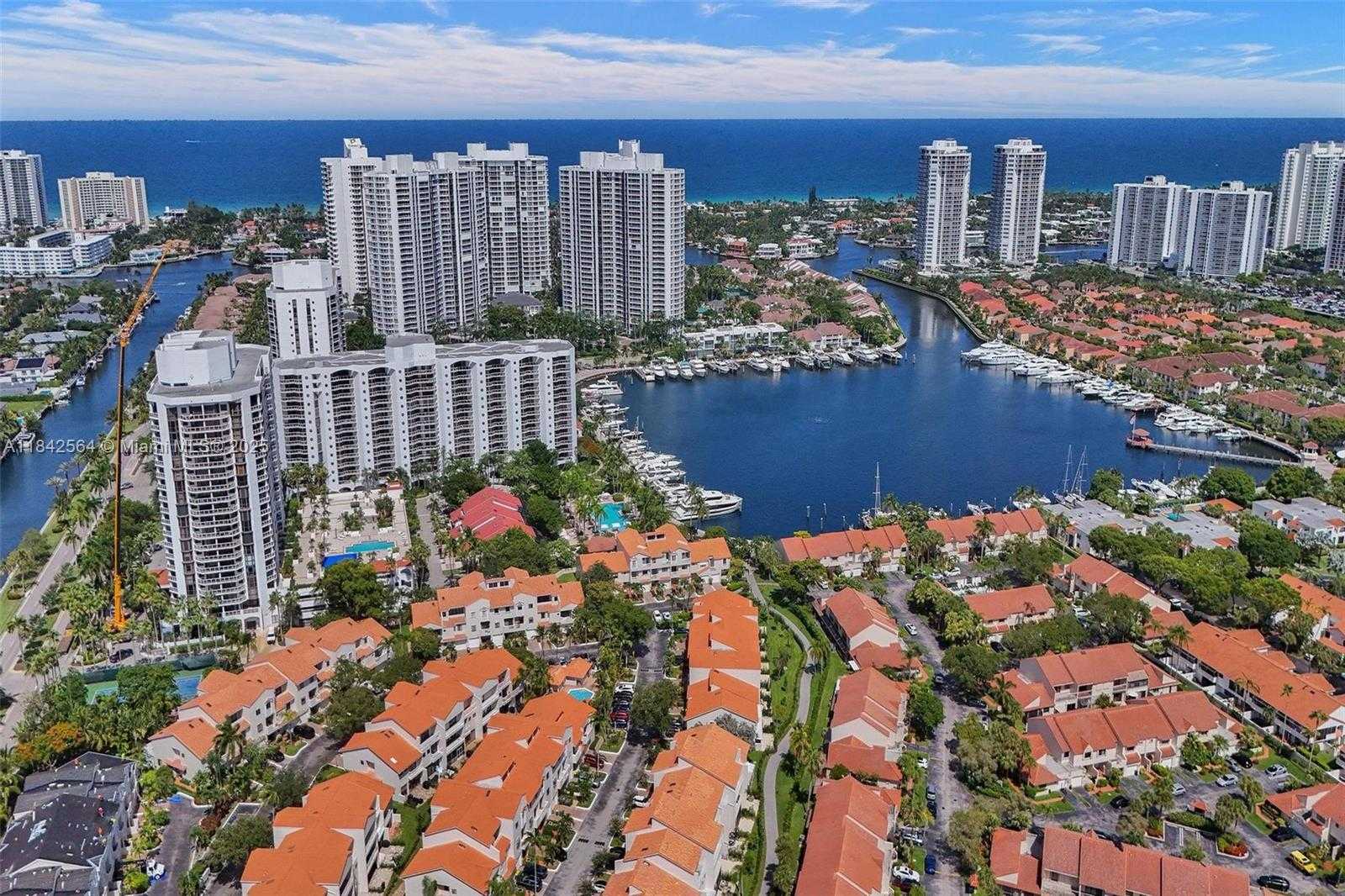 Small Image of 3610 YACHT CLUB DR #909, Aventura Number 52